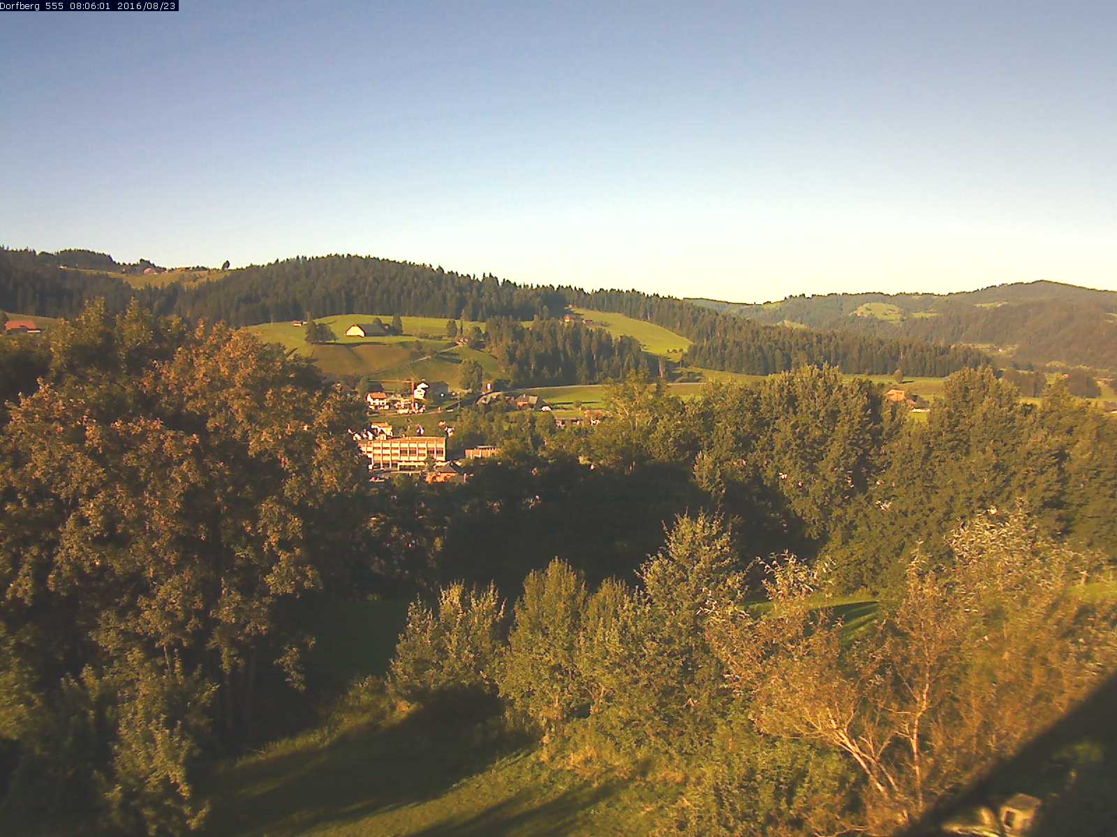 Webcam-Bild: Aussicht vom Dorfberg in Langnau 20160823-080601