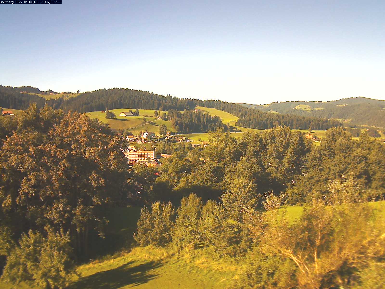 Webcam-Bild: Aussicht vom Dorfberg in Langnau 20160823-090601