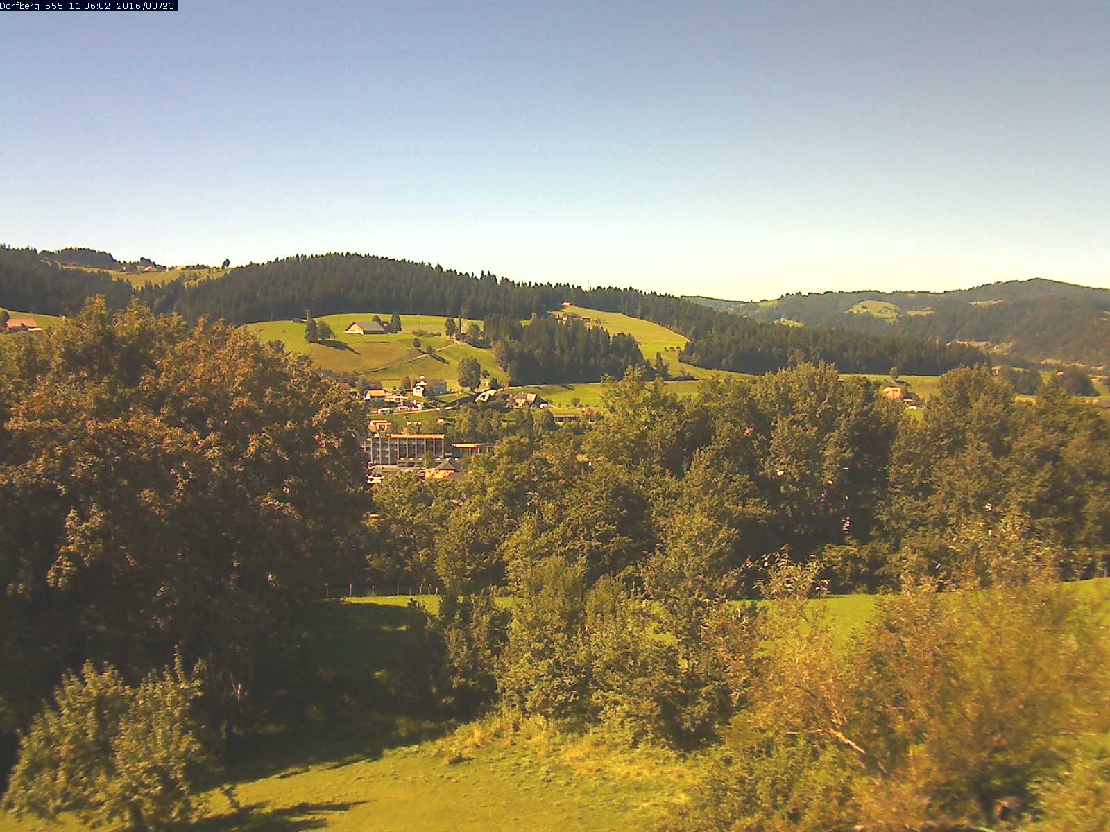 Webcam-Bild: Aussicht vom Dorfberg in Langnau 20160823-110601