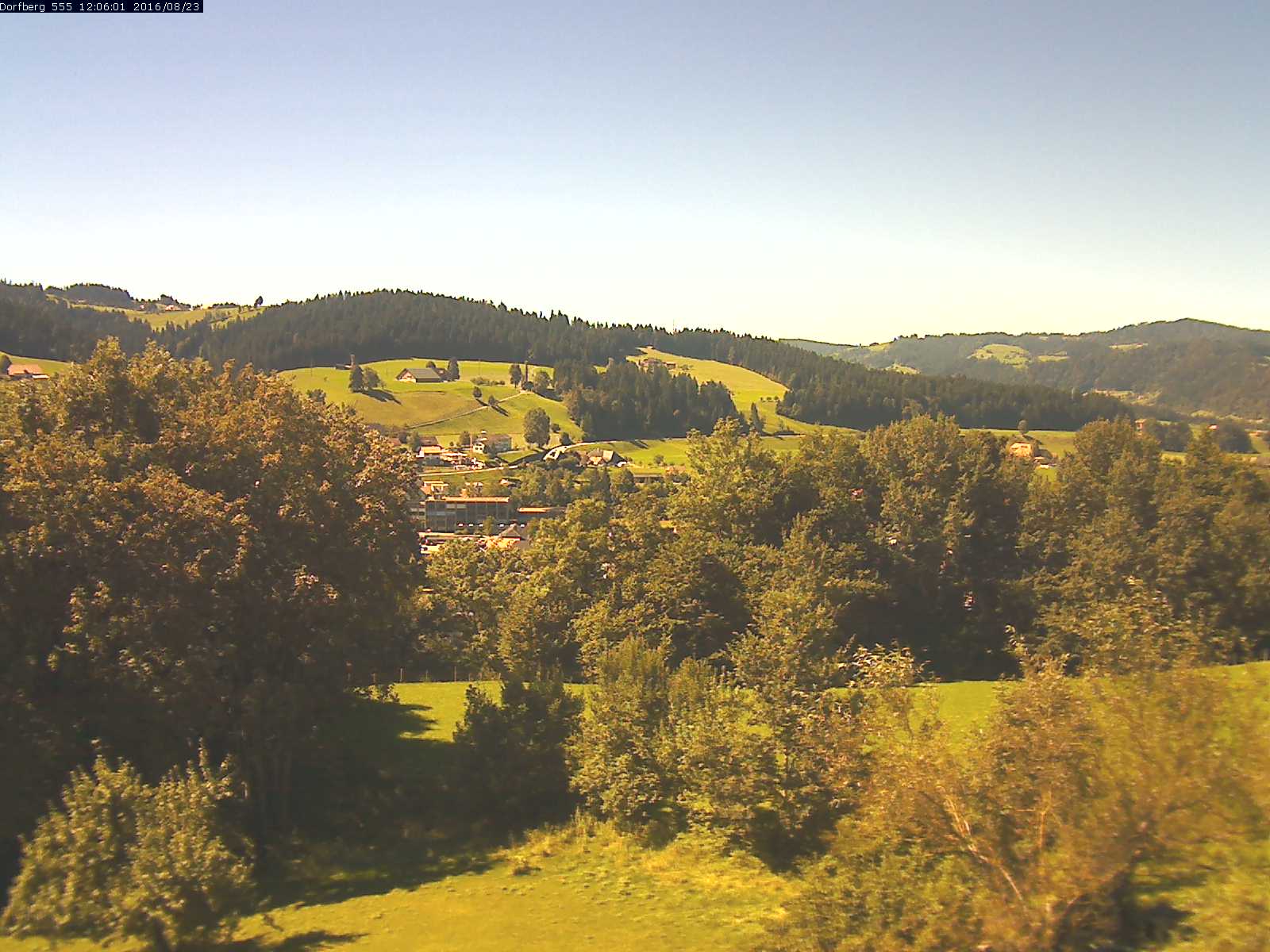 Webcam-Bild: Aussicht vom Dorfberg in Langnau 20160823-120601