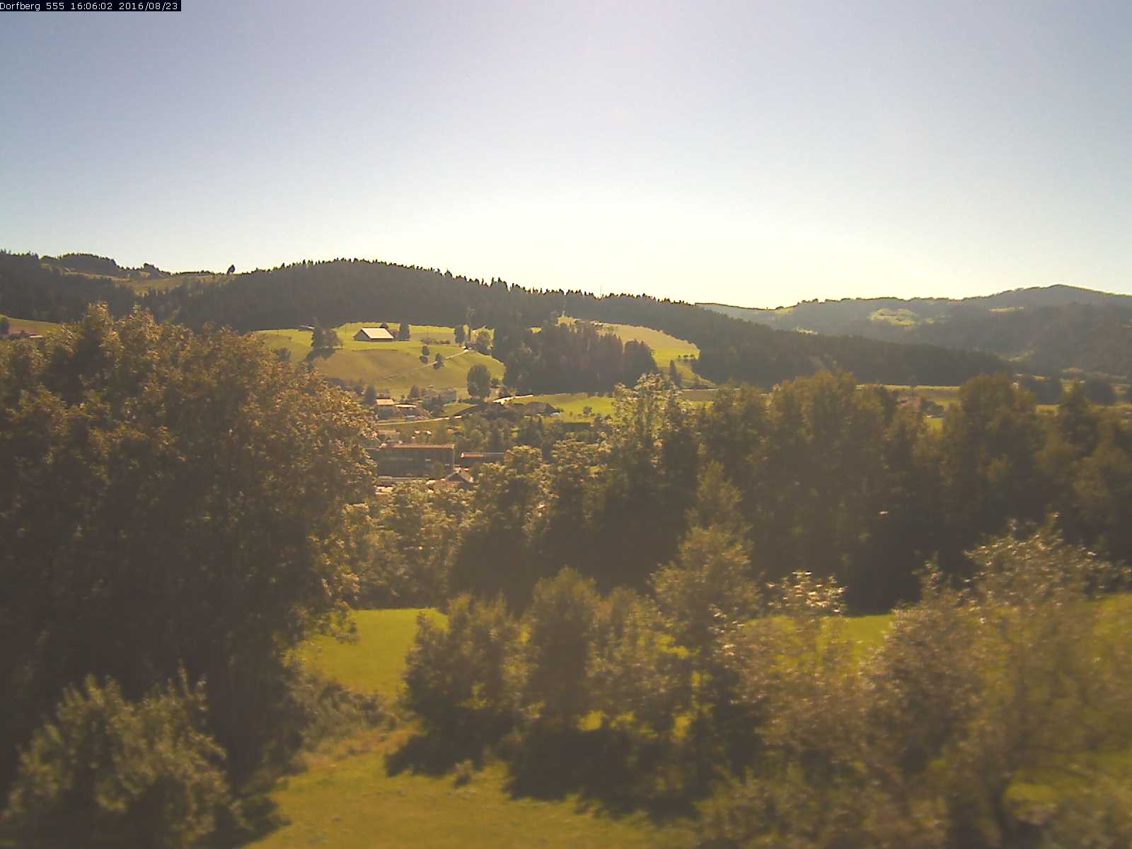 Webcam-Bild: Aussicht vom Dorfberg in Langnau 20160823-160601
