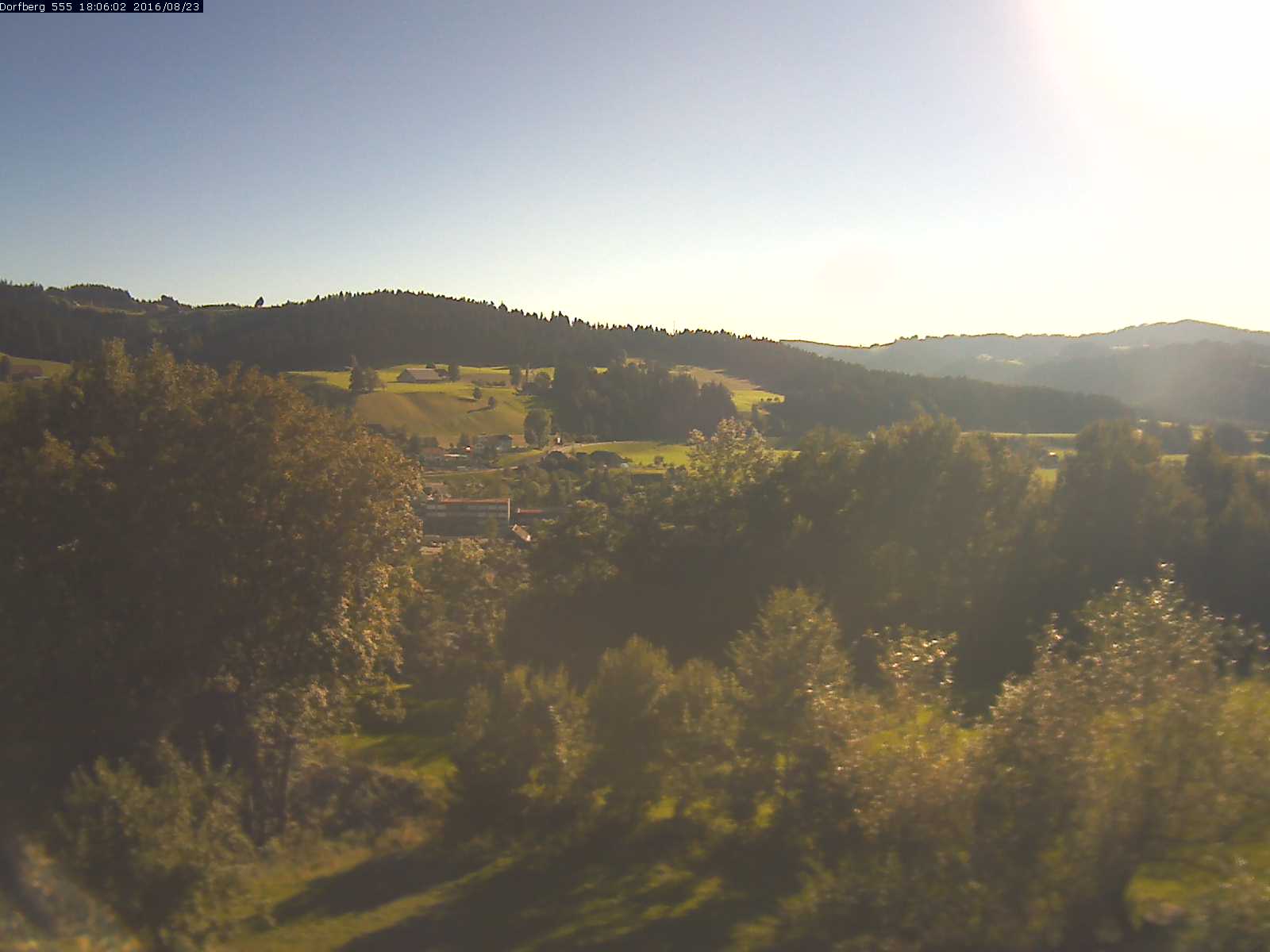 Webcam-Bild: Aussicht vom Dorfberg in Langnau 20160823-180601