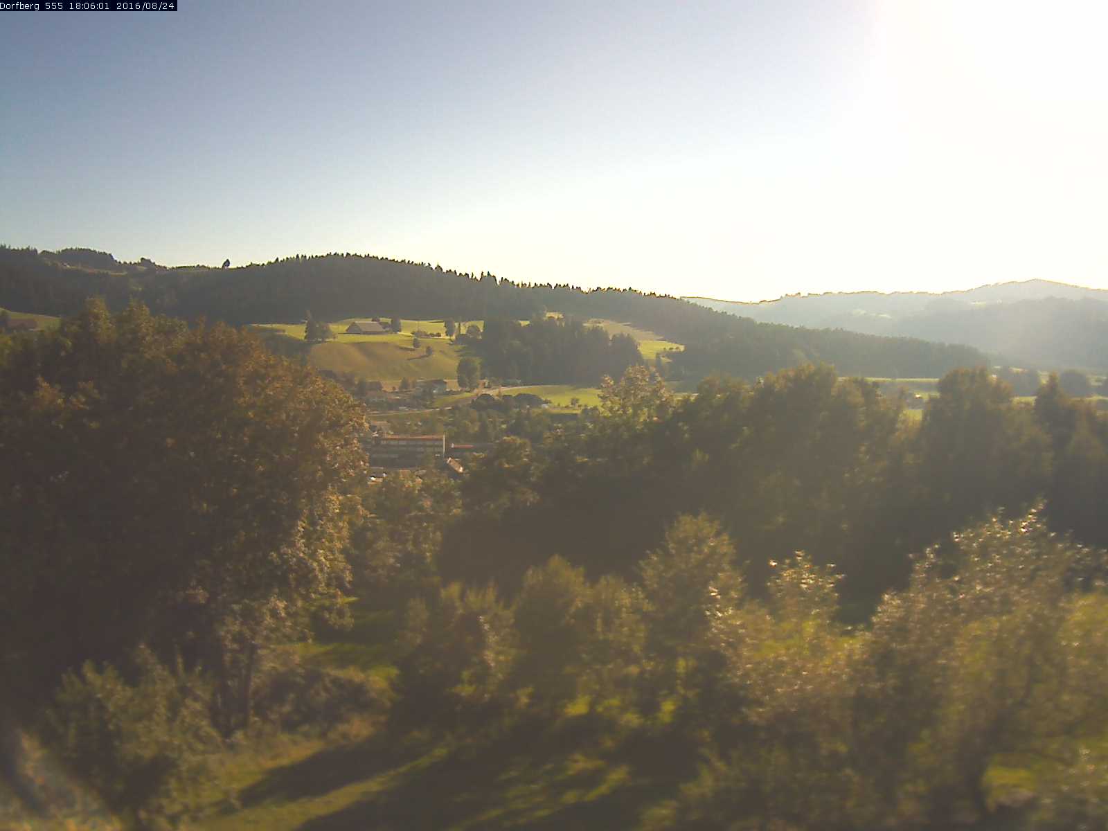 Webcam-Bild: Aussicht vom Dorfberg in Langnau 20160824-180601