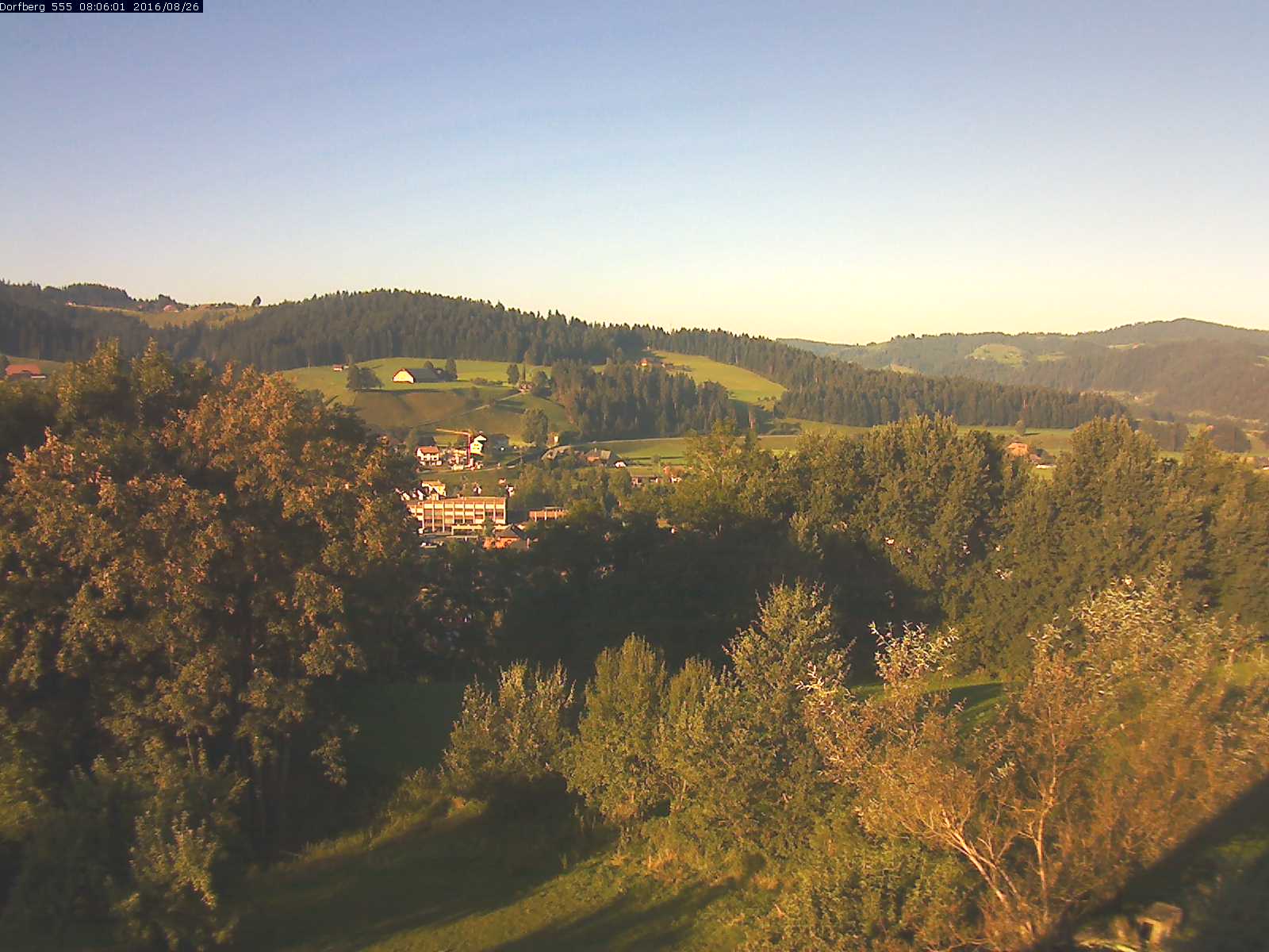 Webcam-Bild: Aussicht vom Dorfberg in Langnau 20160826-080601