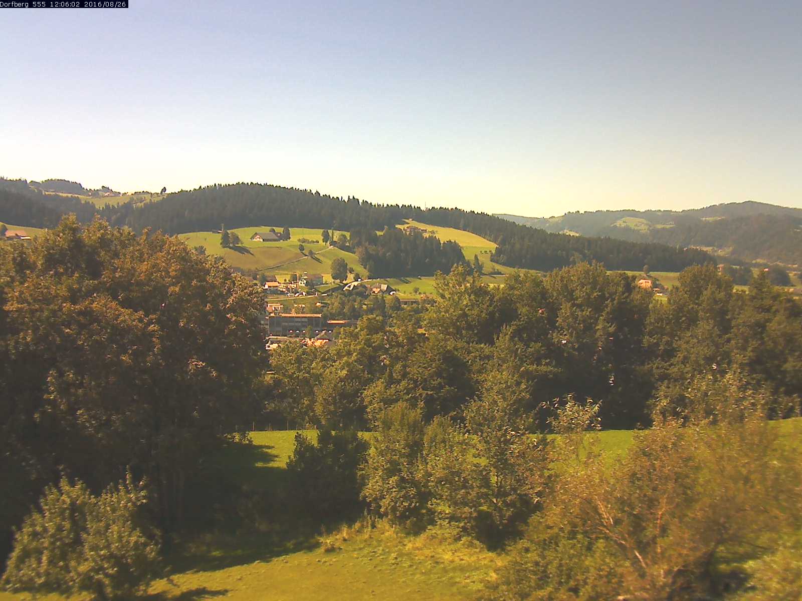 Webcam-Bild: Aussicht vom Dorfberg in Langnau 20160826-120601