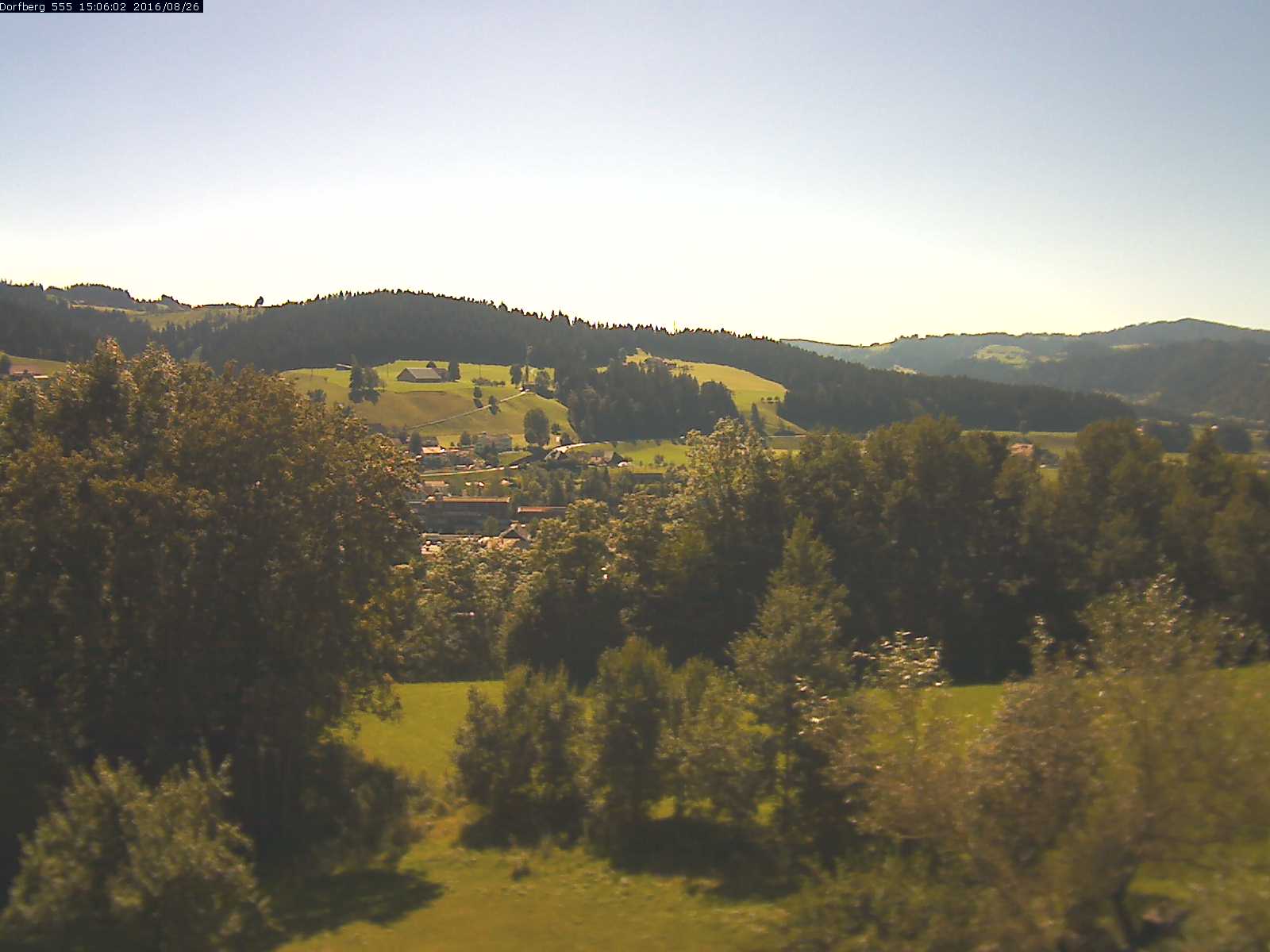 Webcam-Bild: Aussicht vom Dorfberg in Langnau 20160826-150601