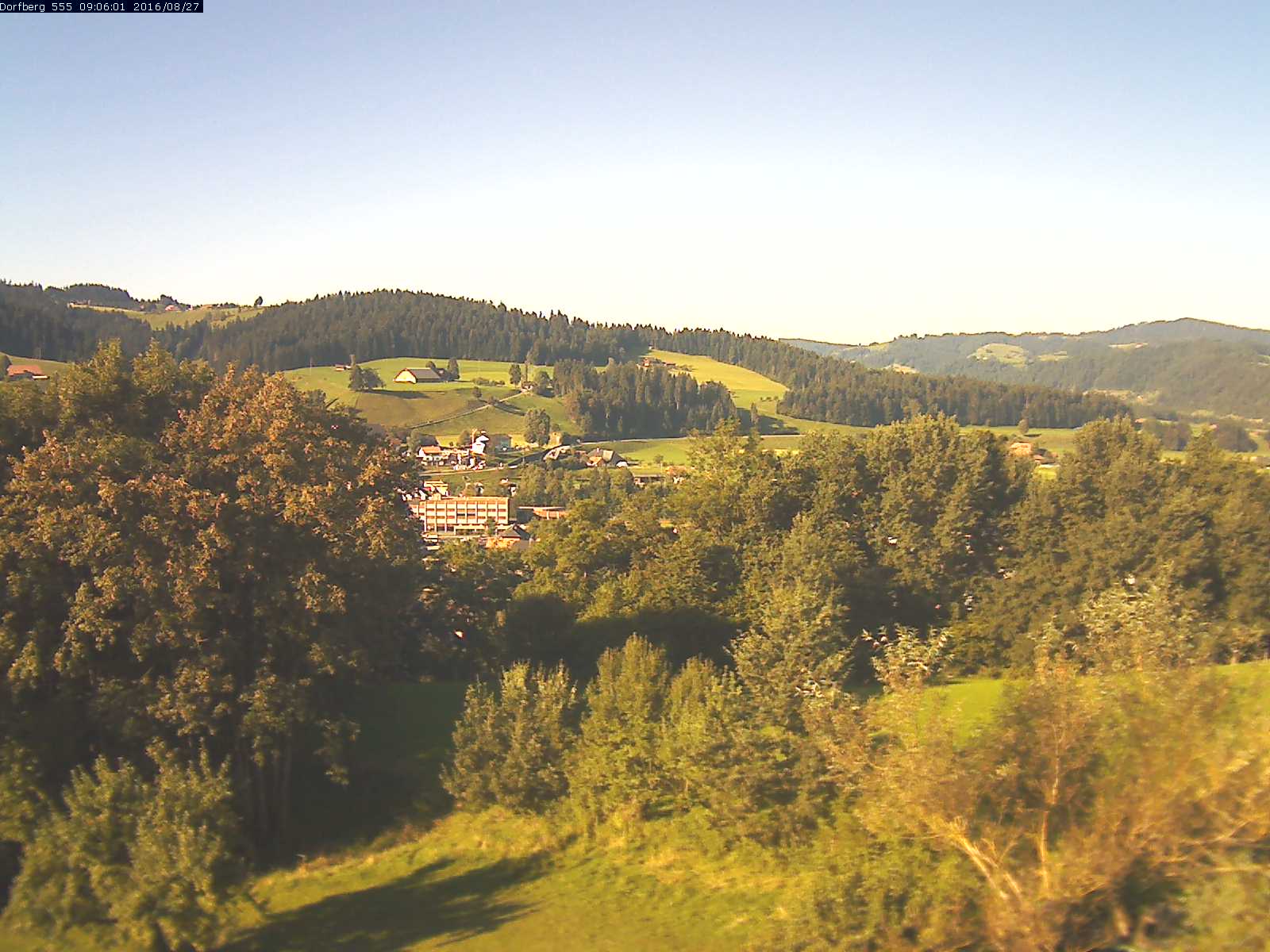 Webcam-Bild: Aussicht vom Dorfberg in Langnau 20160827-090601