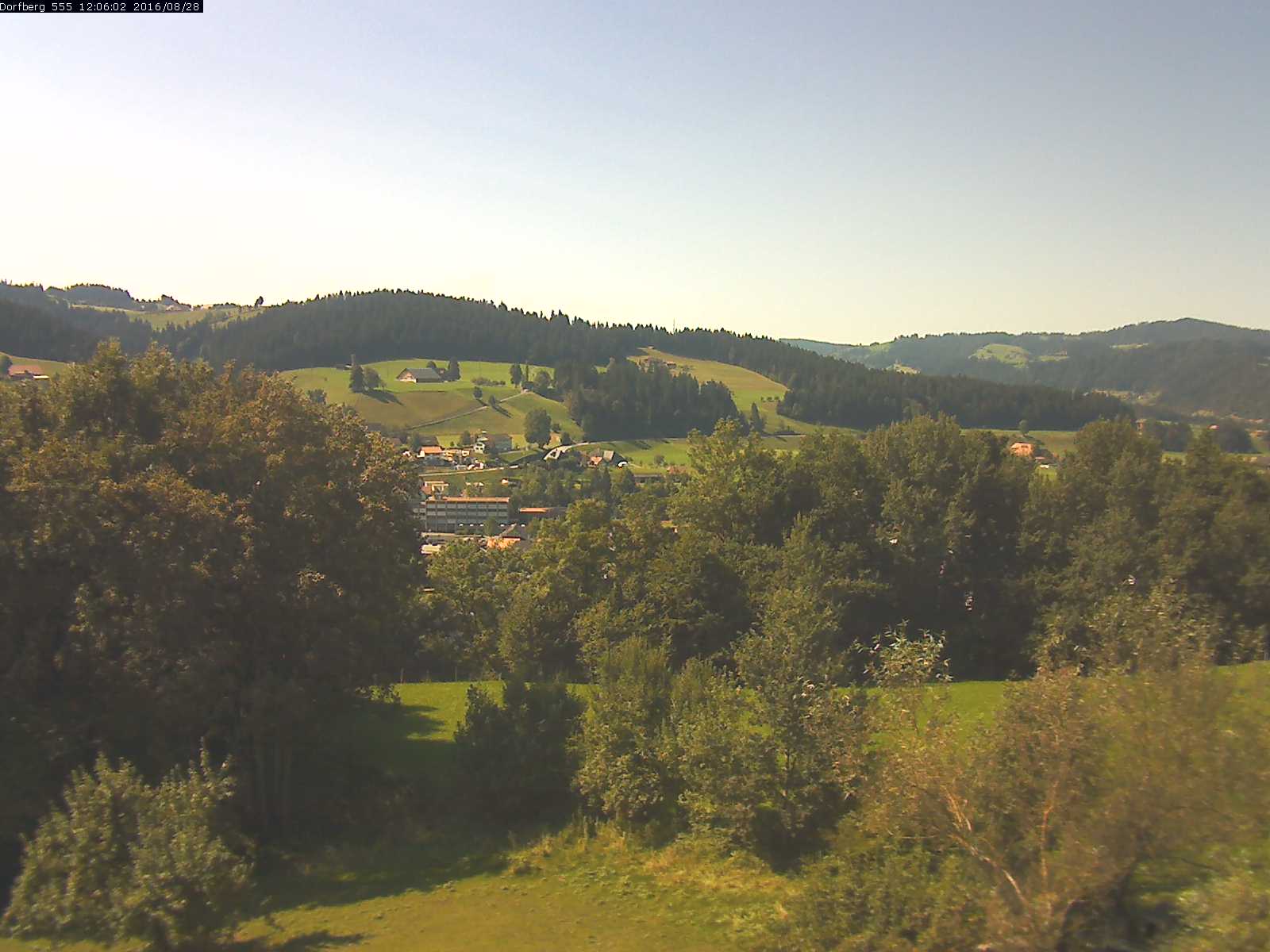 Webcam-Bild: Aussicht vom Dorfberg in Langnau 20160828-120601