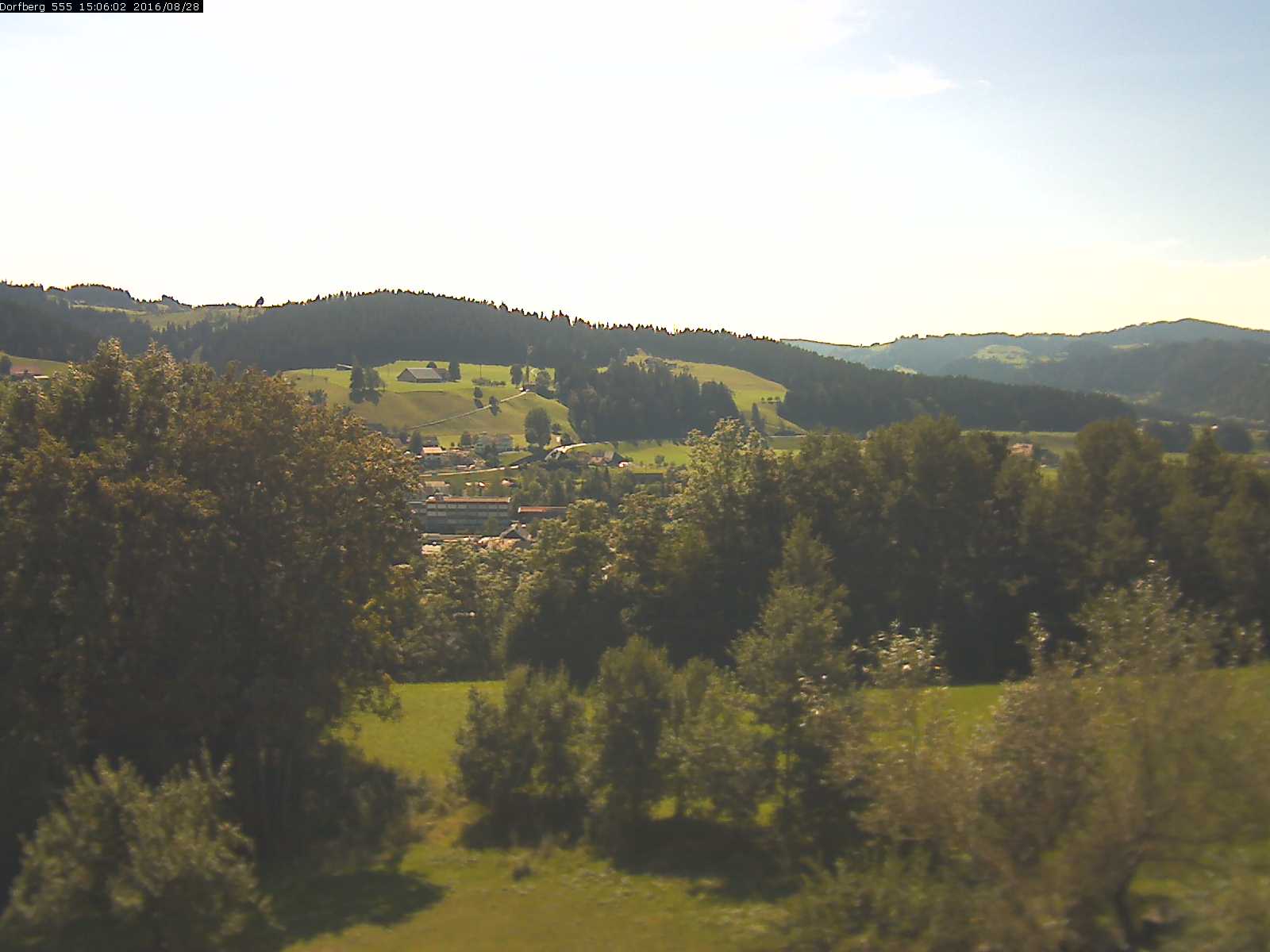 Webcam-Bild: Aussicht vom Dorfberg in Langnau 20160828-150601