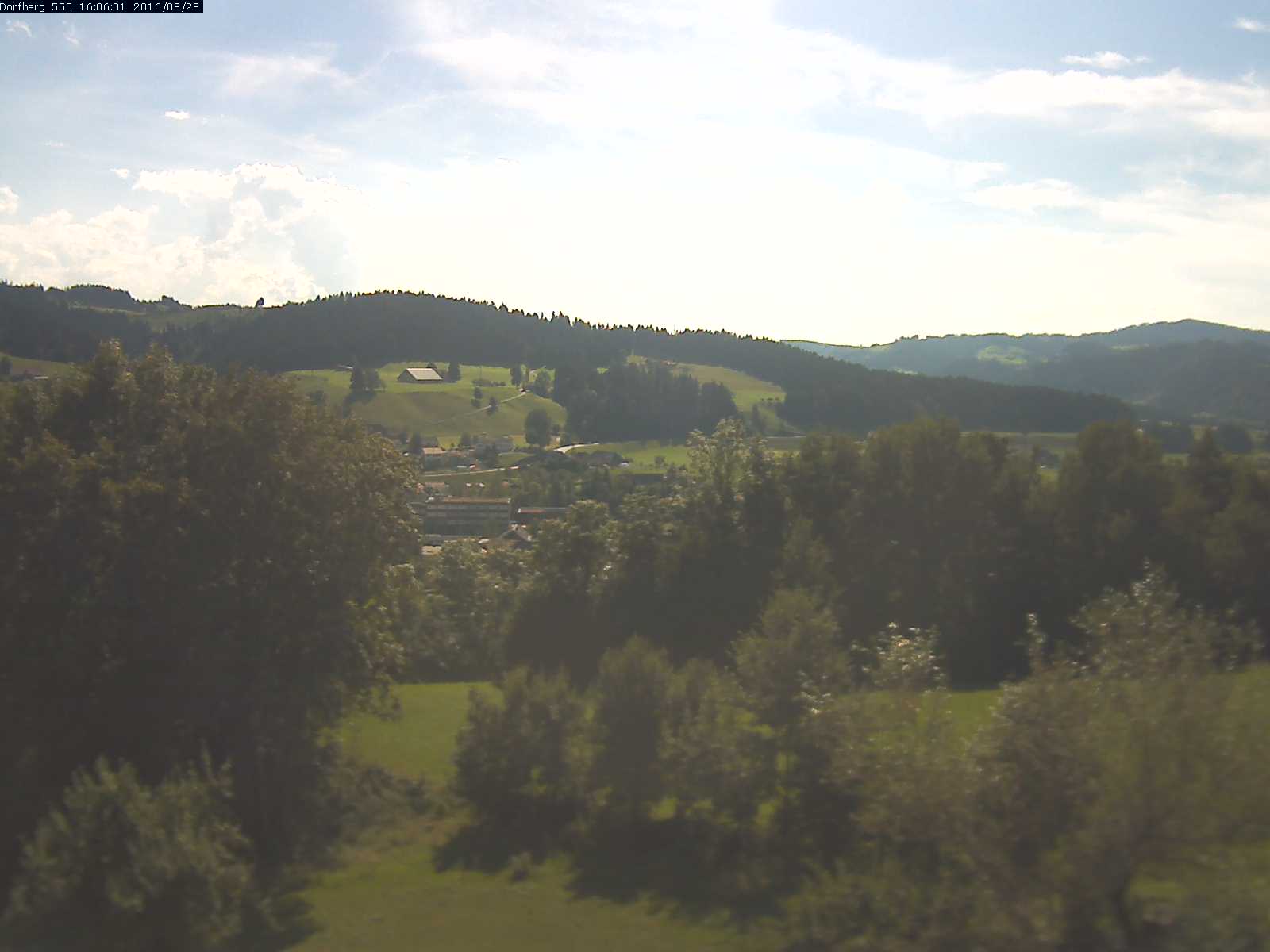 Webcam-Bild: Aussicht vom Dorfberg in Langnau 20160828-160601