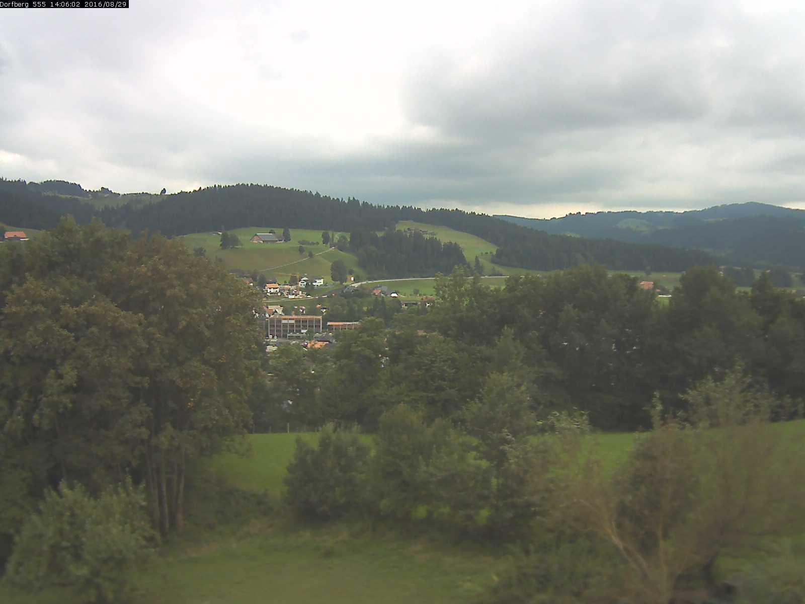 Webcam-Bild: Aussicht vom Dorfberg in Langnau 20160829-140601