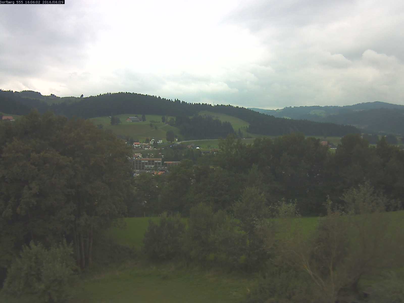 Webcam-Bild: Aussicht vom Dorfberg in Langnau 20160829-160601