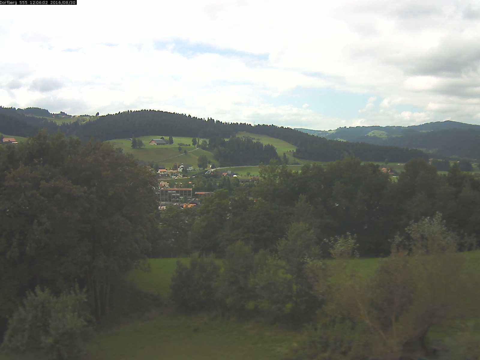 Webcam-Bild: Aussicht vom Dorfberg in Langnau 20160830-120601