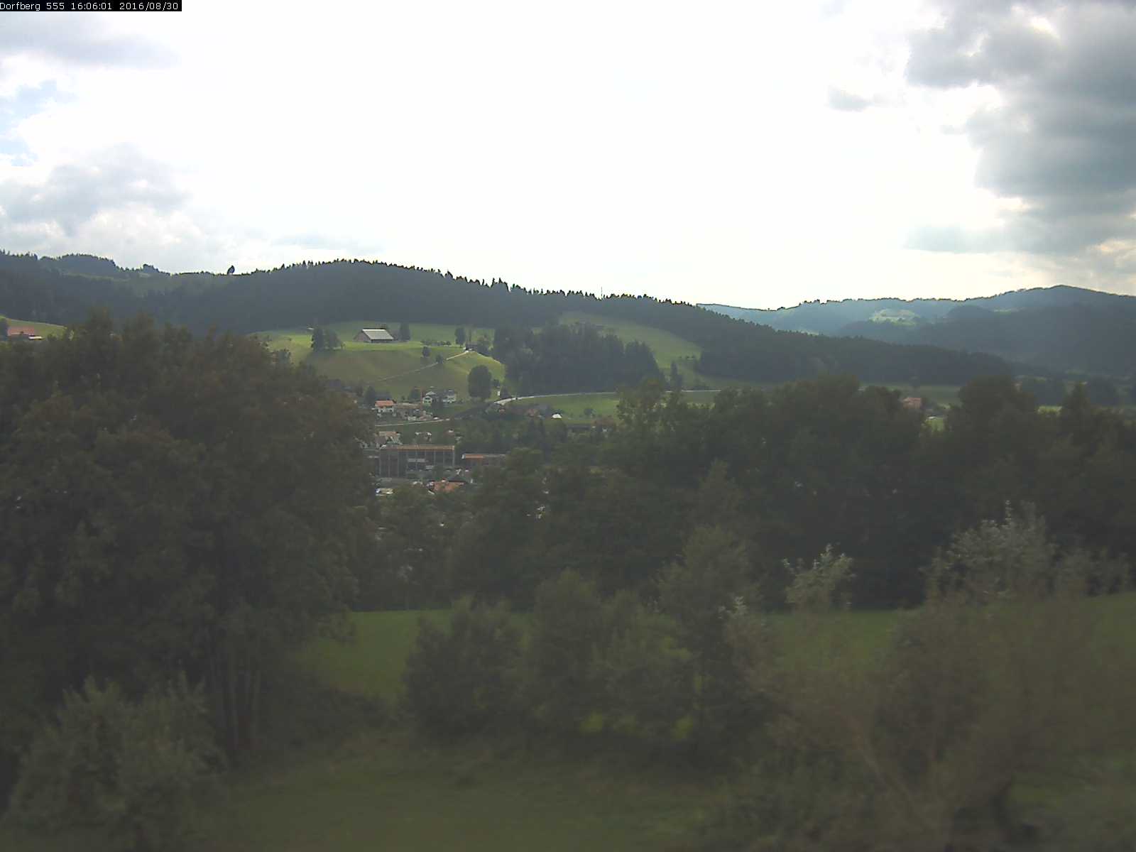 Webcam-Bild: Aussicht vom Dorfberg in Langnau 20160830-160601
