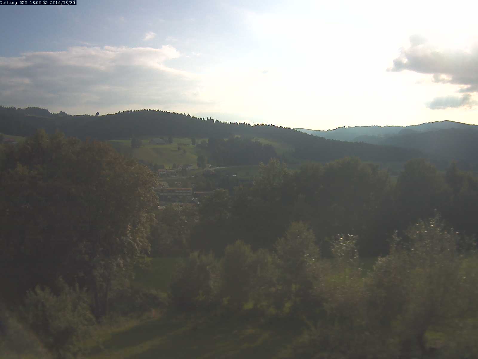 Webcam-Bild: Aussicht vom Dorfberg in Langnau 20160830-180602