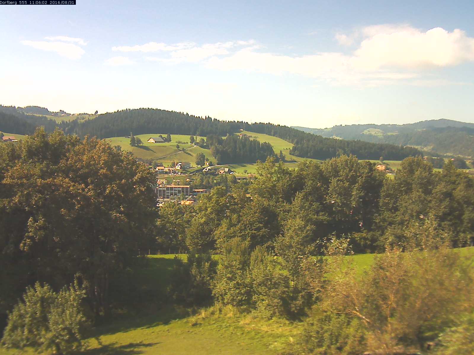 Webcam-Bild: Aussicht vom Dorfberg in Langnau 20160831-110601