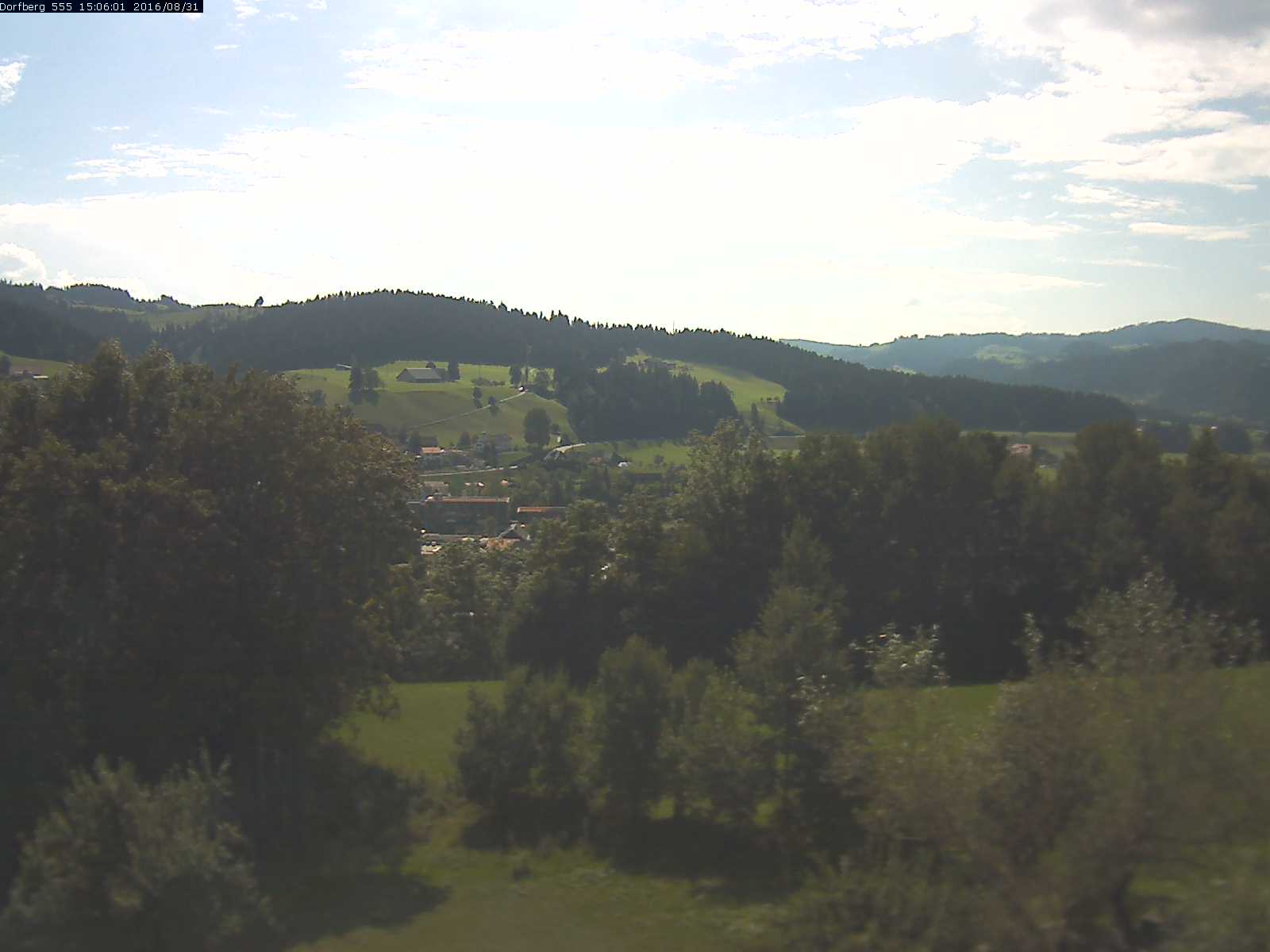 Webcam-Bild: Aussicht vom Dorfberg in Langnau 20160831-150601