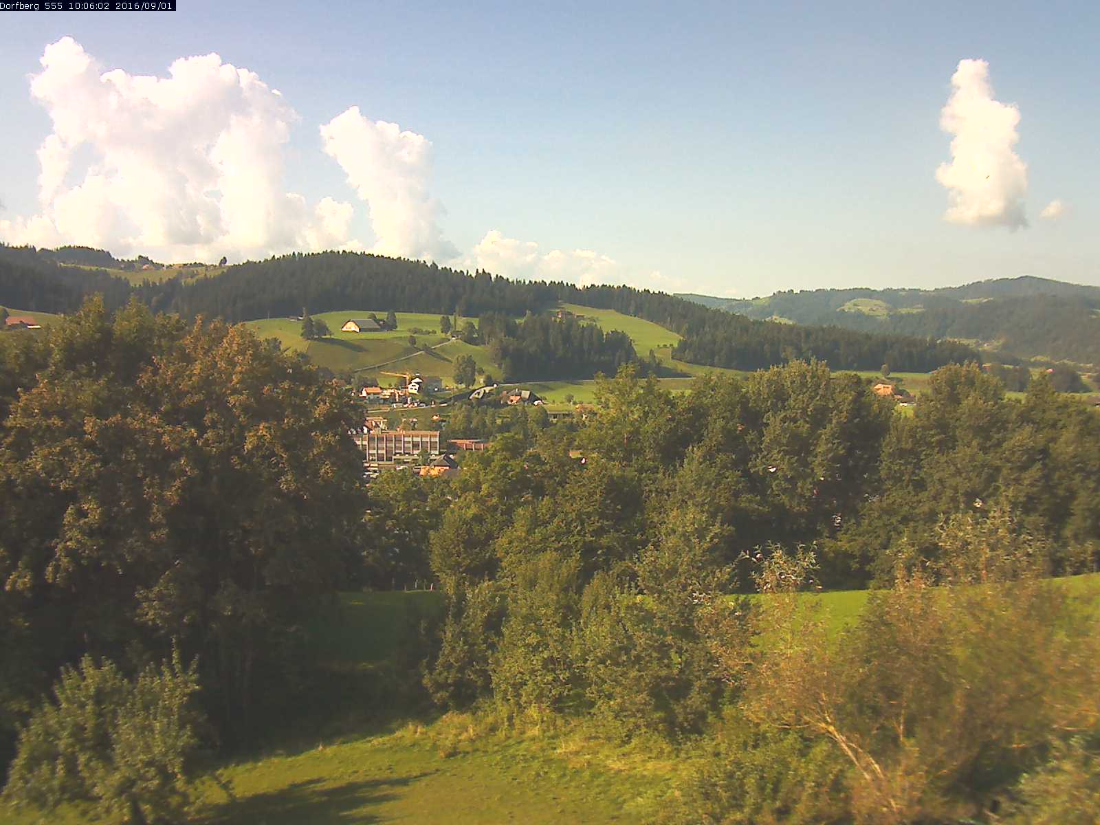 Webcam-Bild: Aussicht vom Dorfberg in Langnau 20160901-100601