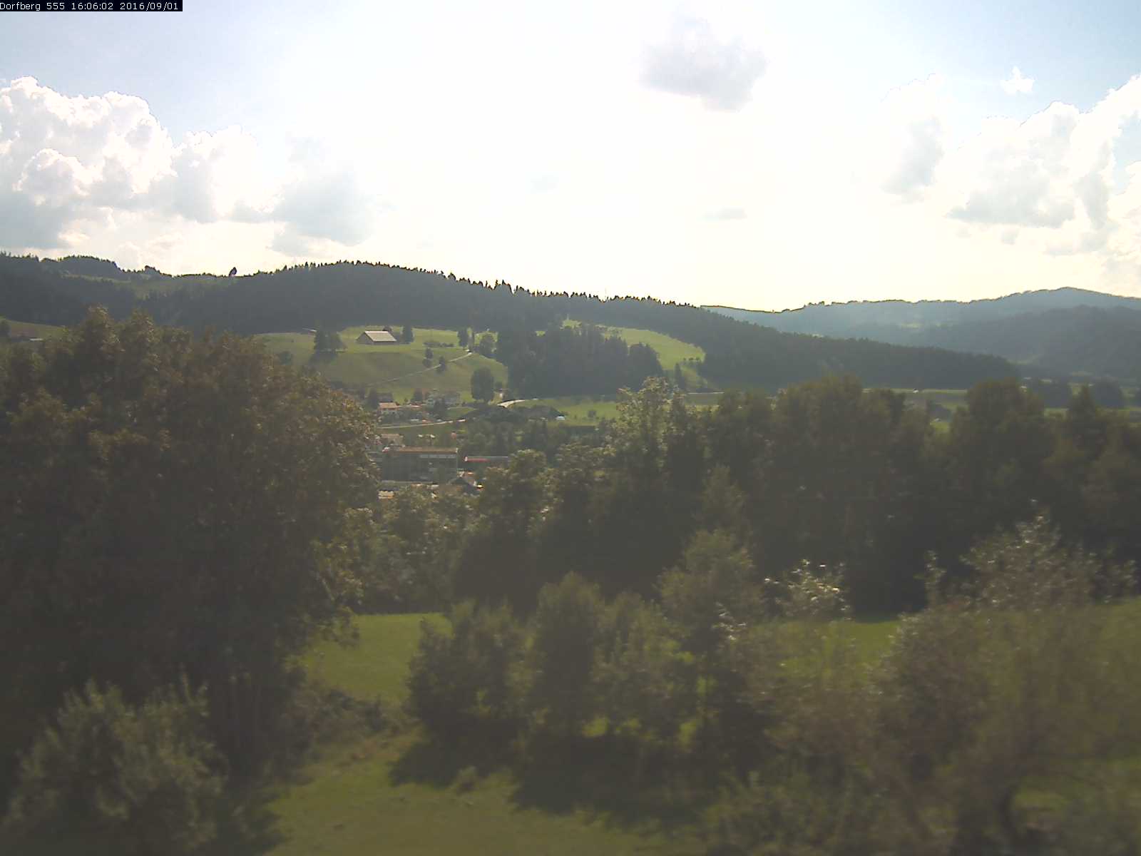 Webcam-Bild: Aussicht vom Dorfberg in Langnau 20160901-160601