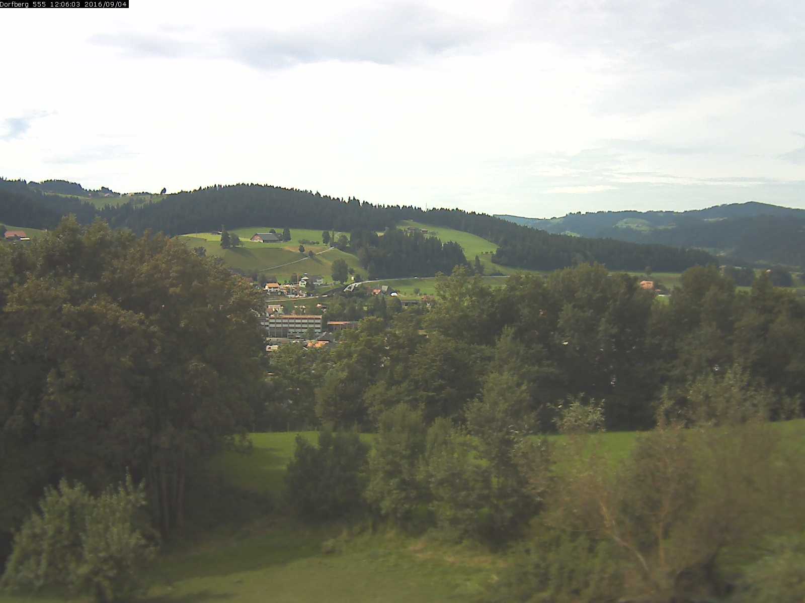 Webcam-Bild: Aussicht vom Dorfberg in Langnau 20160904-120601