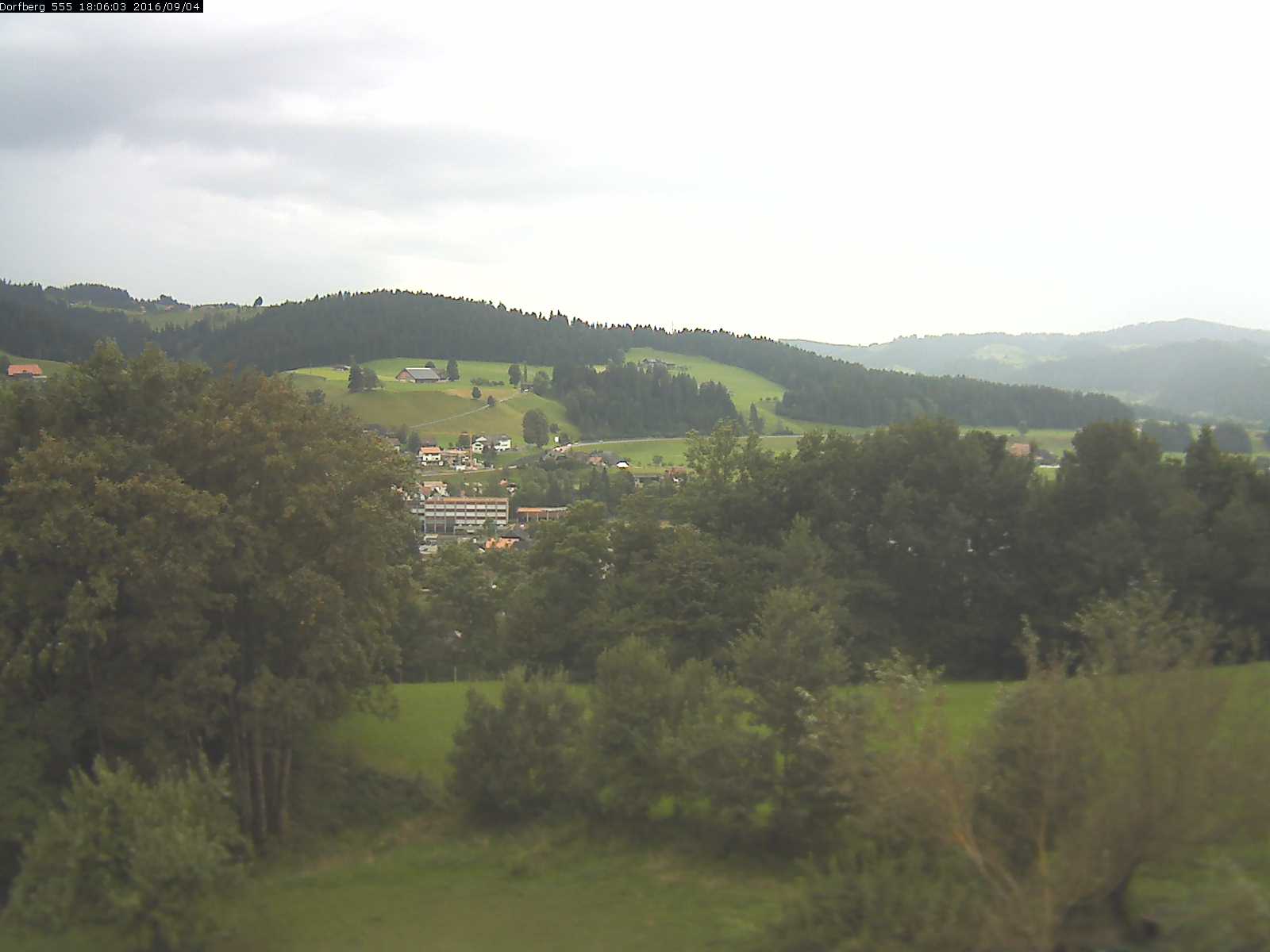 Webcam-Bild: Aussicht vom Dorfberg in Langnau 20160904-180601