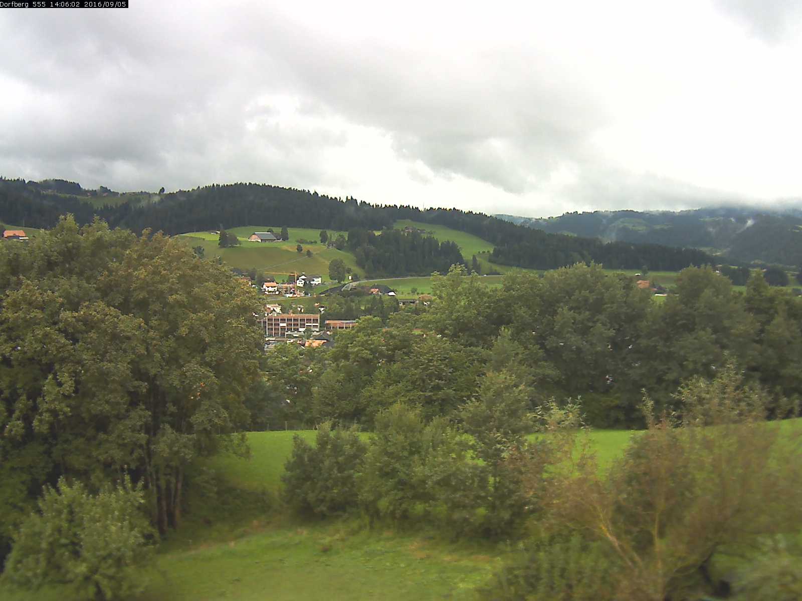 Webcam-Bild: Aussicht vom Dorfberg in Langnau 20160905-140602