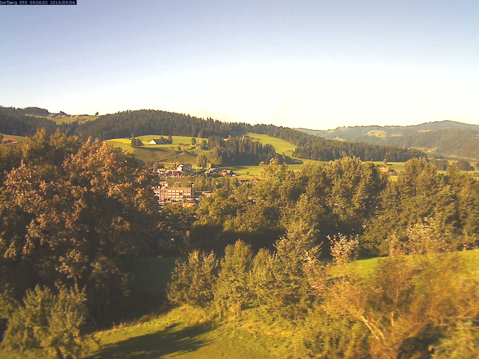 Webcam-Bild: Aussicht vom Dorfberg in Langnau 20160906-090601
