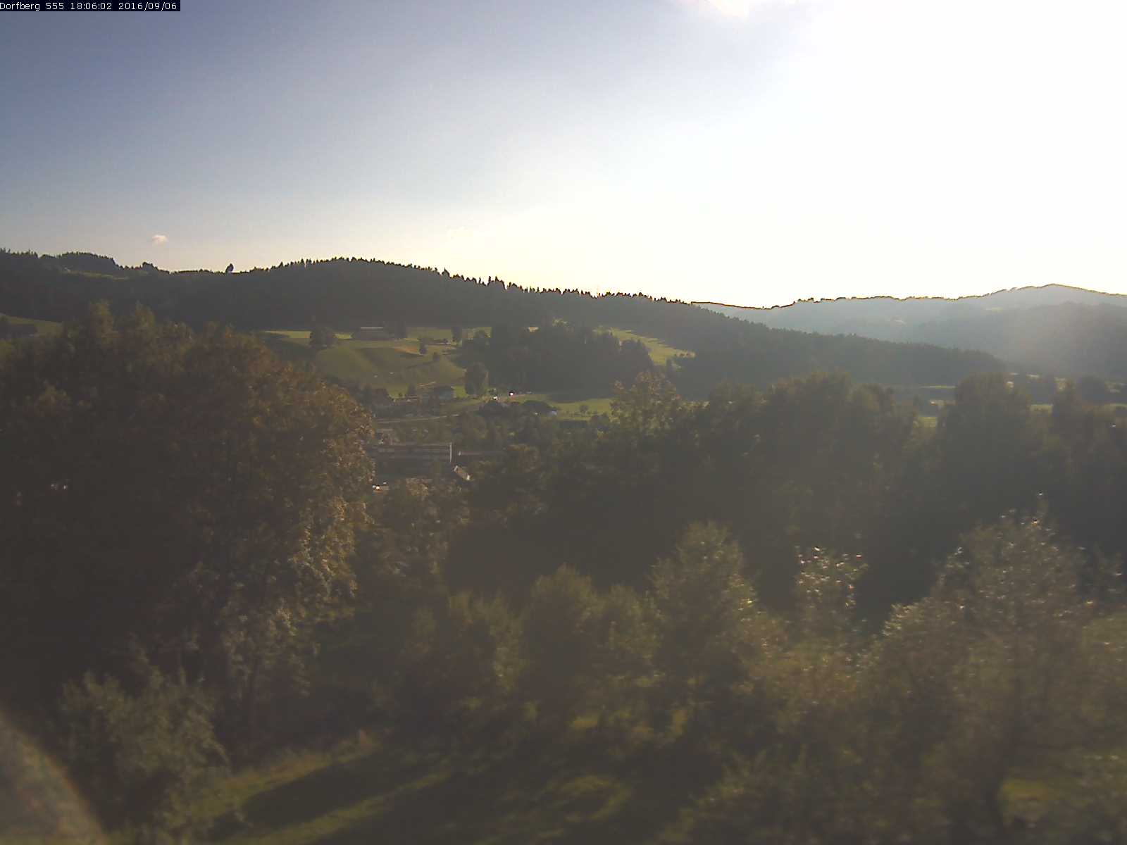 Webcam-Bild: Aussicht vom Dorfberg in Langnau 20160906-180601