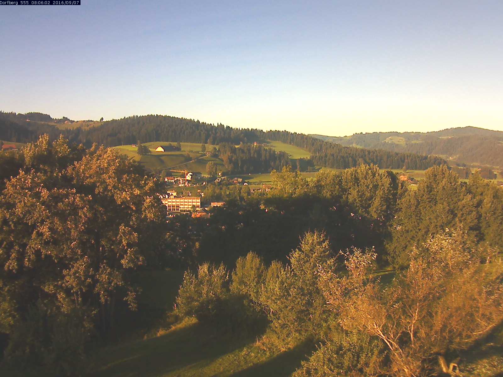 Webcam-Bild: Aussicht vom Dorfberg in Langnau 20160907-080601