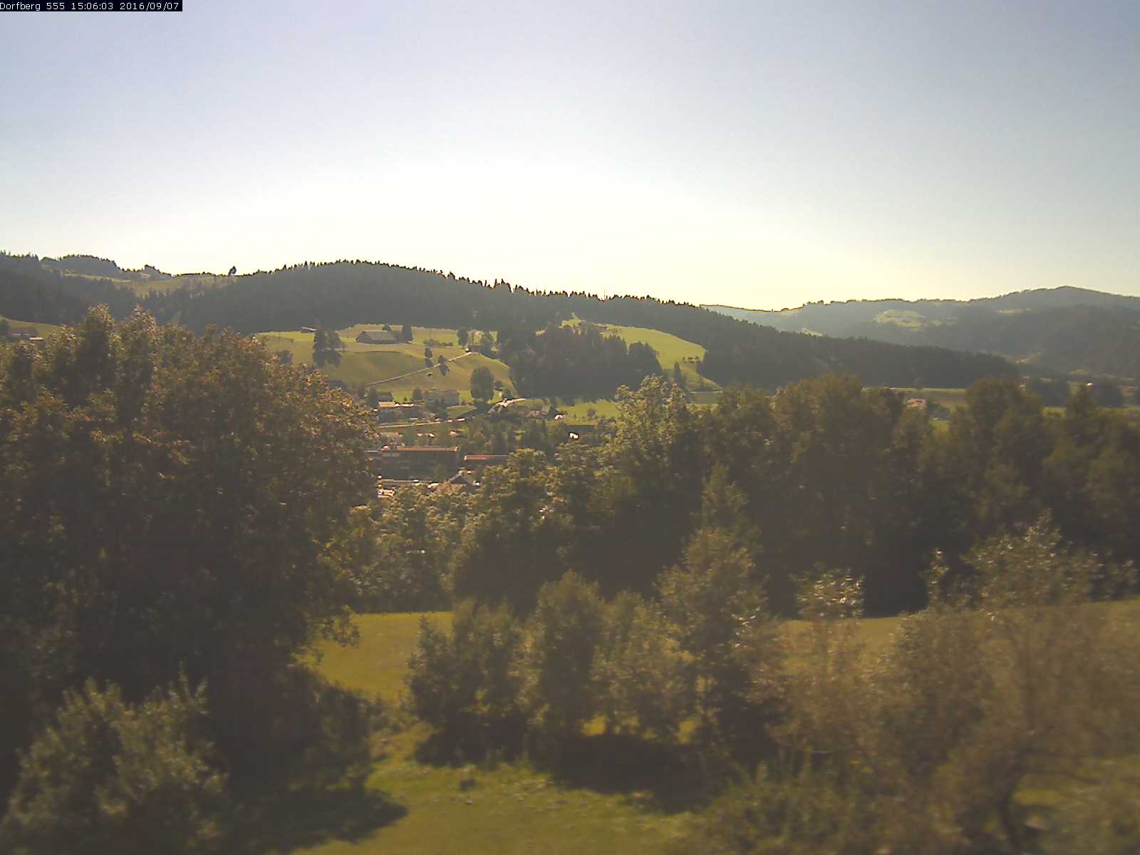 Webcam-Bild: Aussicht vom Dorfberg in Langnau 20160907-150601