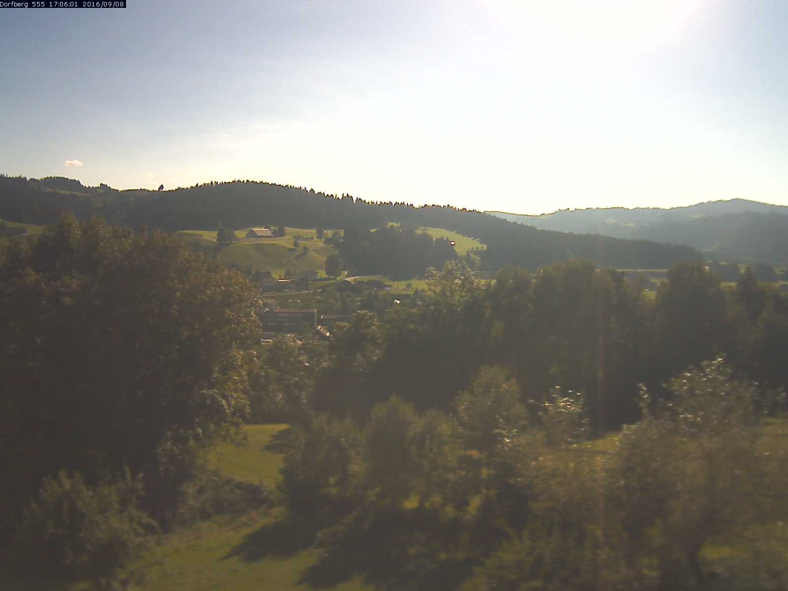 Webcam-Bild: Aussicht vom Dorfberg in Langnau 20160908-170601