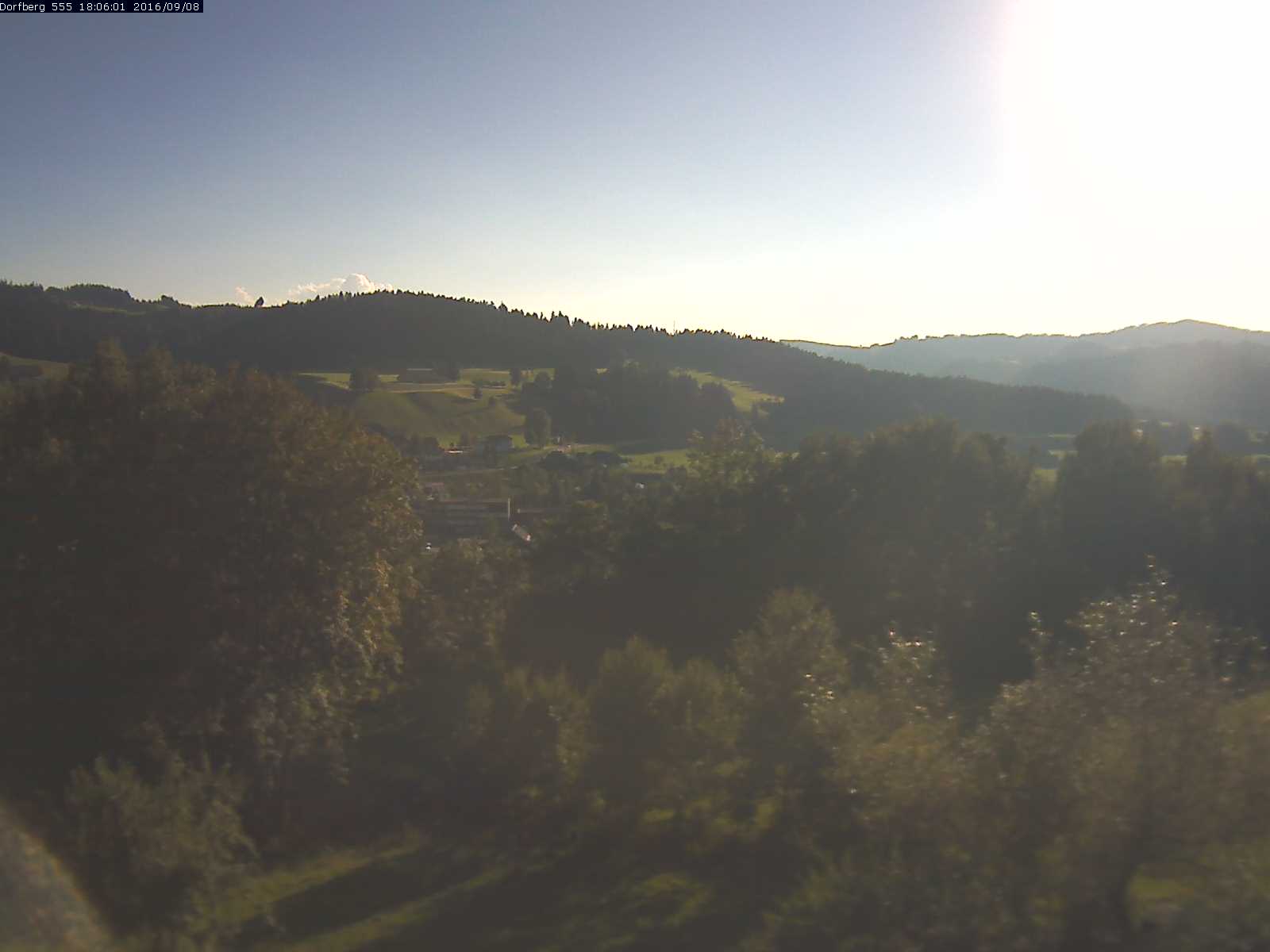 Webcam-Bild: Aussicht vom Dorfberg in Langnau 20160908-180601
