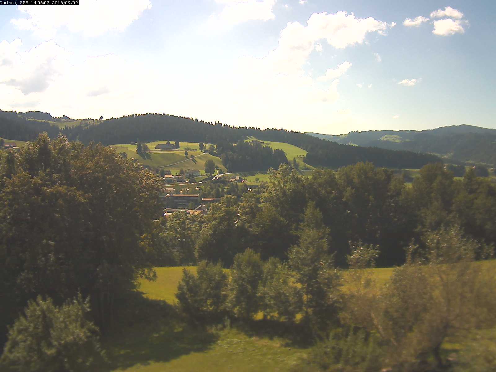 Webcam-Bild: Aussicht vom Dorfberg in Langnau 20160909-140601