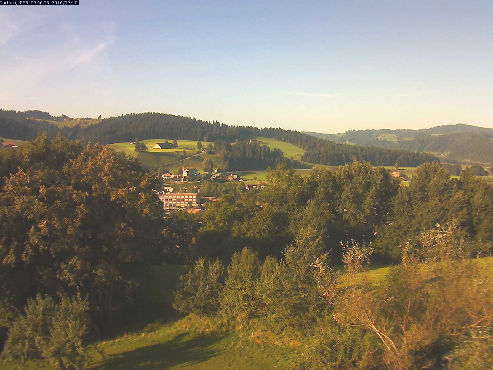 Webcam-Bild: Aussicht vom Dorfberg in Langnau 20160910-090601