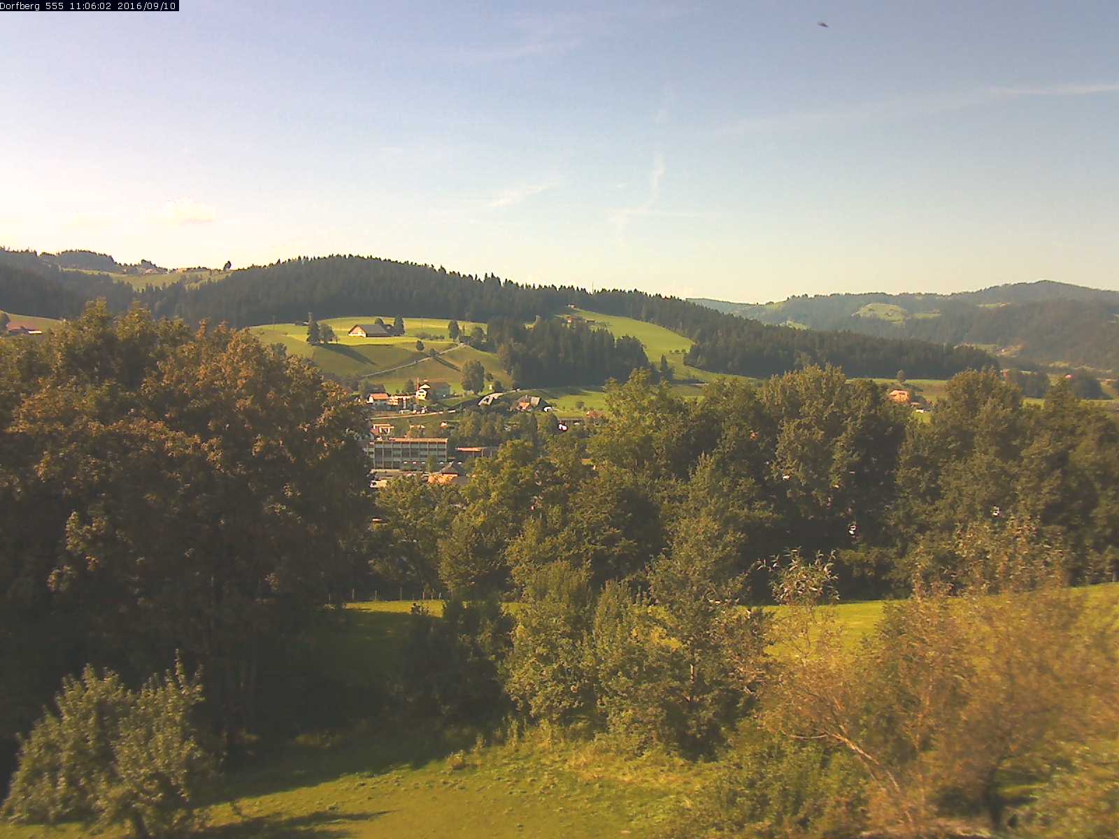 Webcam-Bild: Aussicht vom Dorfberg in Langnau 20160910-110601