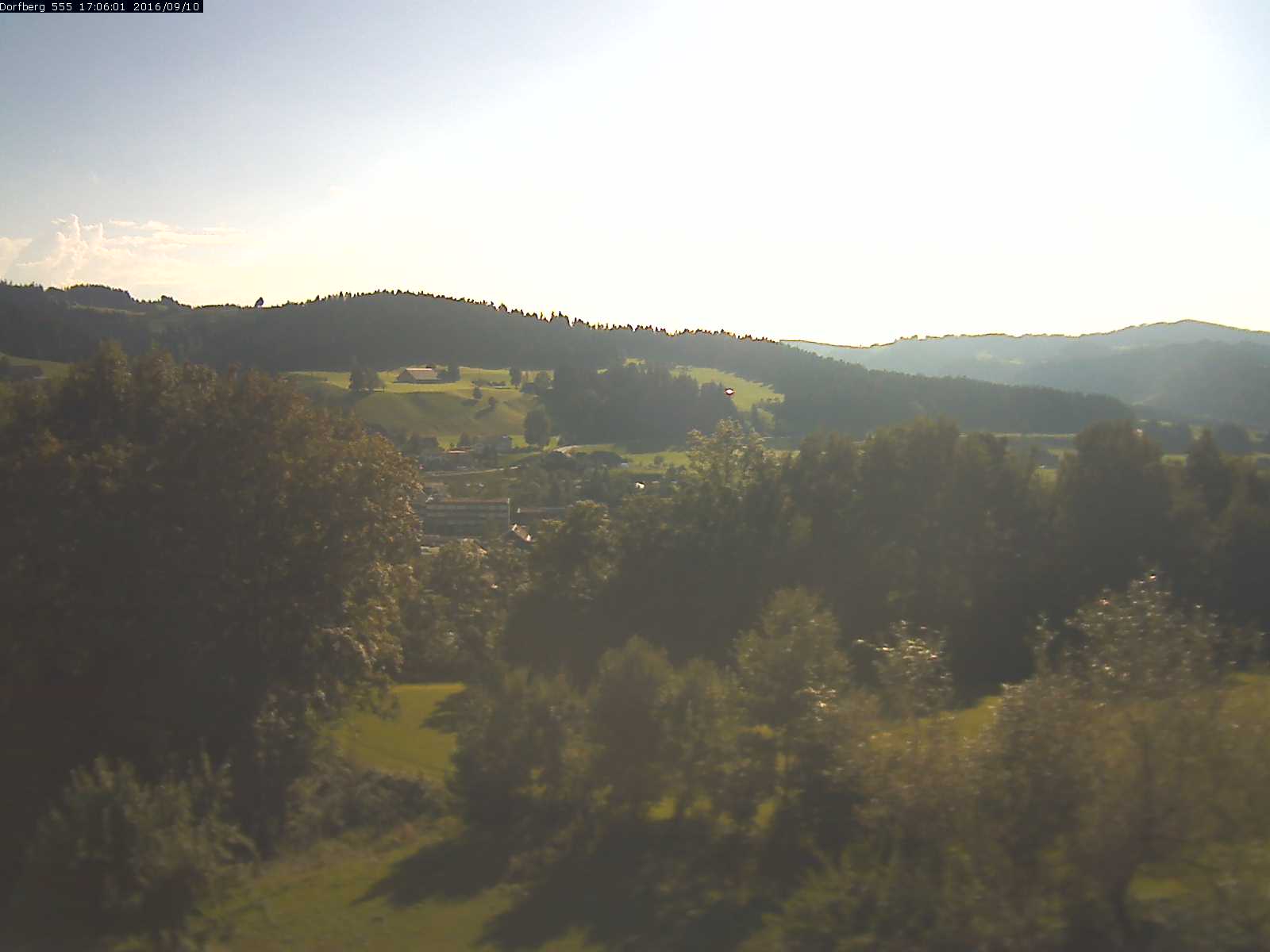 Webcam-Bild: Aussicht vom Dorfberg in Langnau 20160910-170601