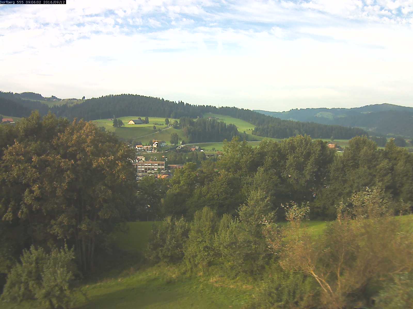 Webcam-Bild: Aussicht vom Dorfberg in Langnau 20160912-090601