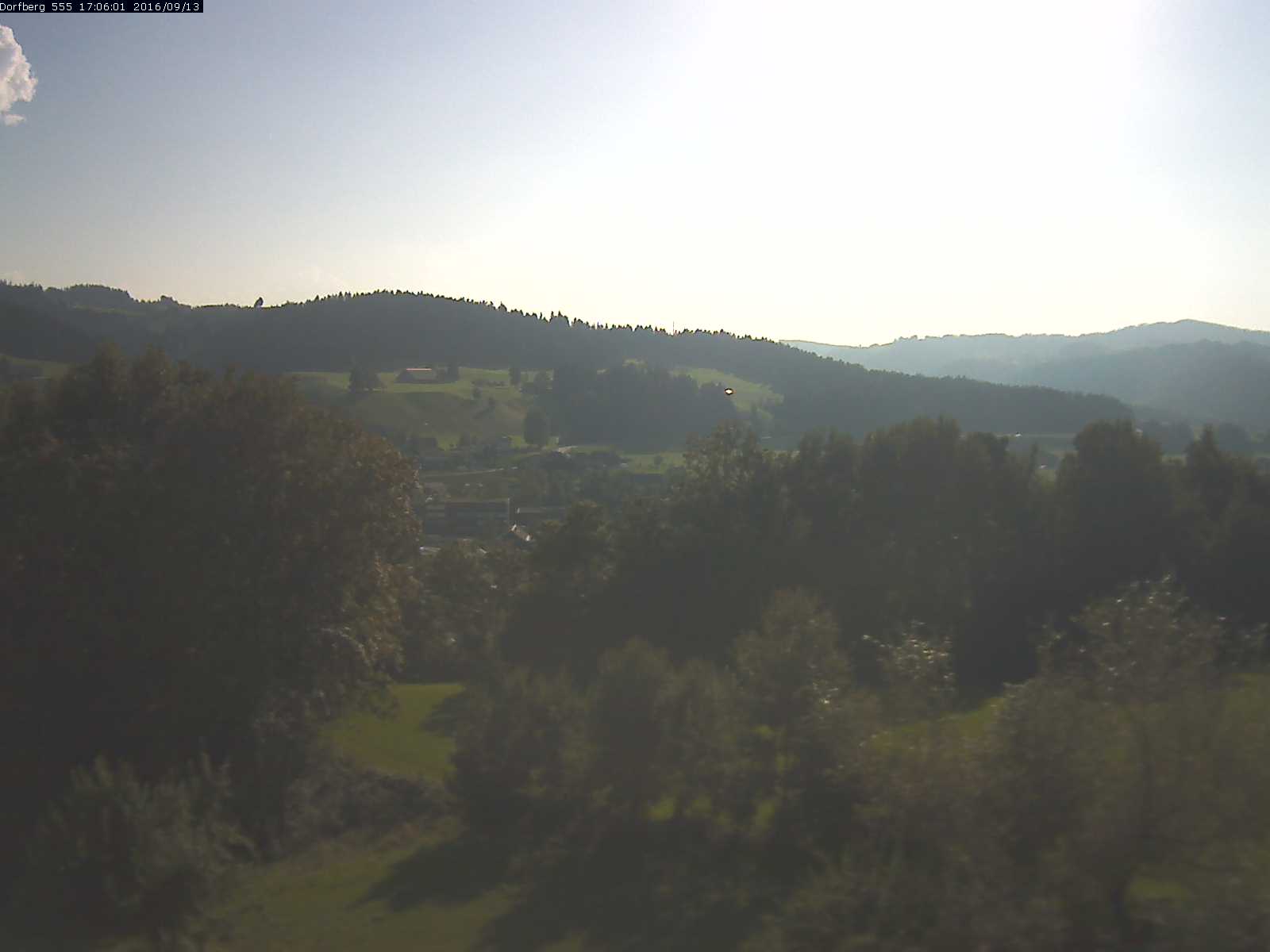 Webcam-Bild: Aussicht vom Dorfberg in Langnau 20160913-170601