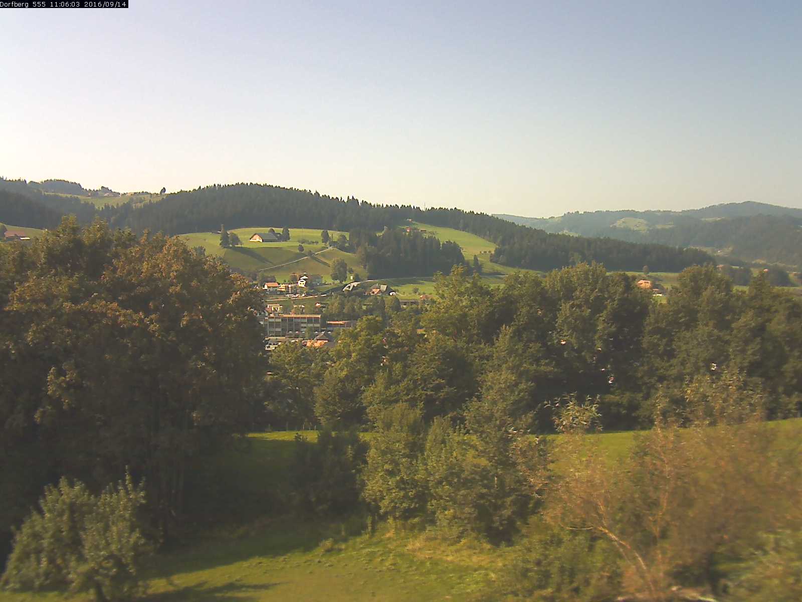 Webcam-Bild: Aussicht vom Dorfberg in Langnau 20160914-110601