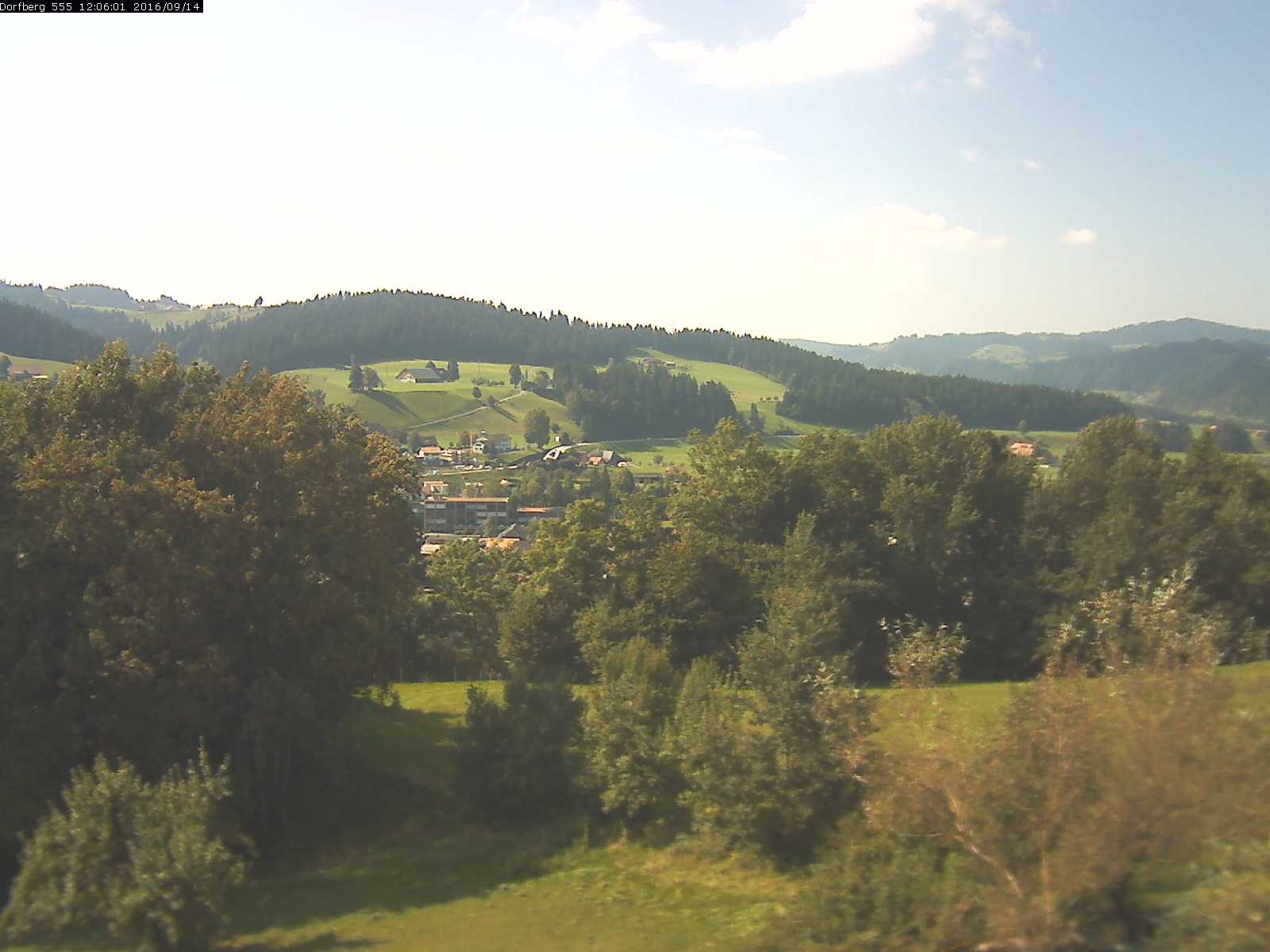 Webcam-Bild: Aussicht vom Dorfberg in Langnau 20160914-120601