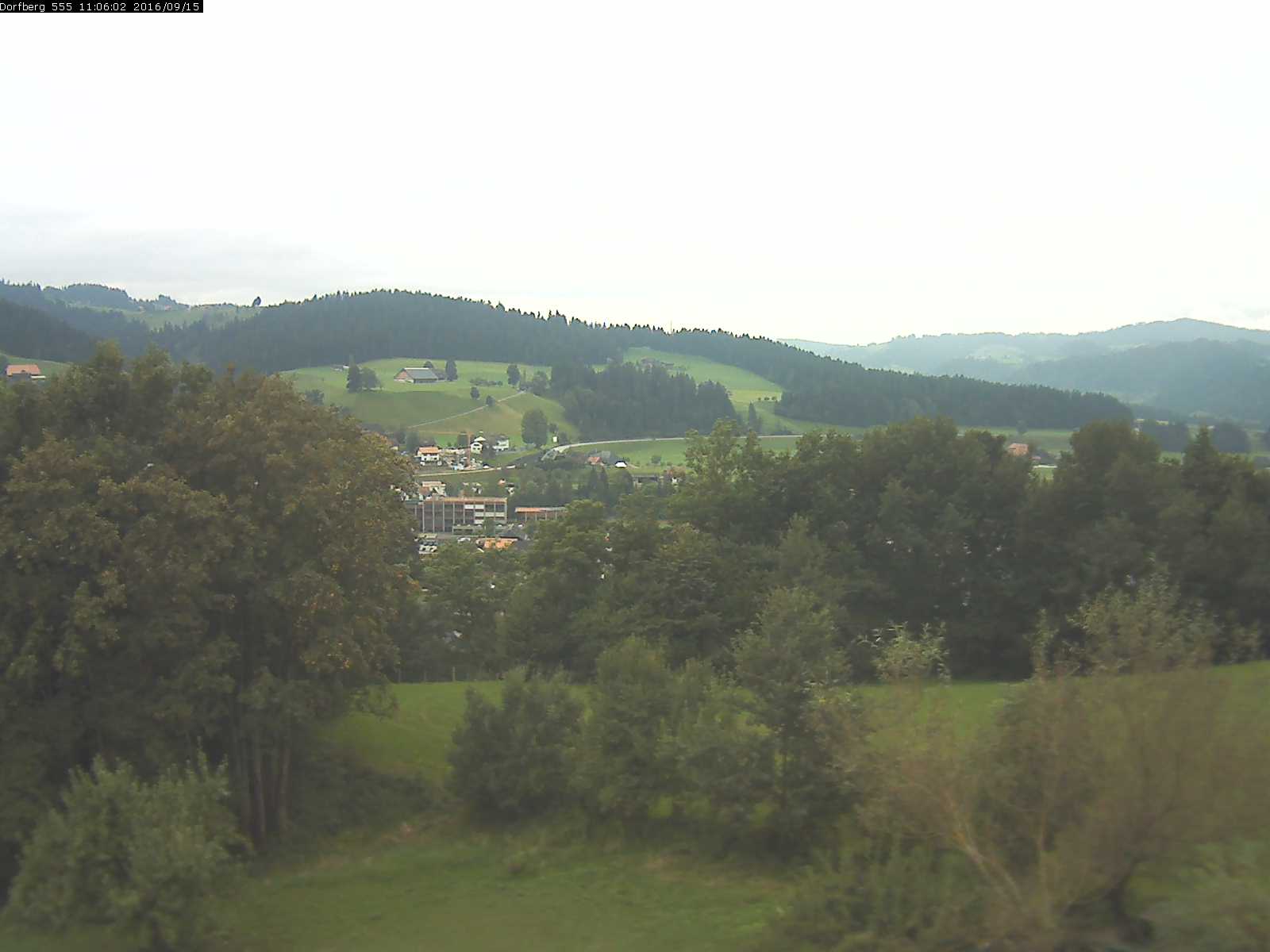 Webcam-Bild: Aussicht vom Dorfberg in Langnau 20160915-110601
