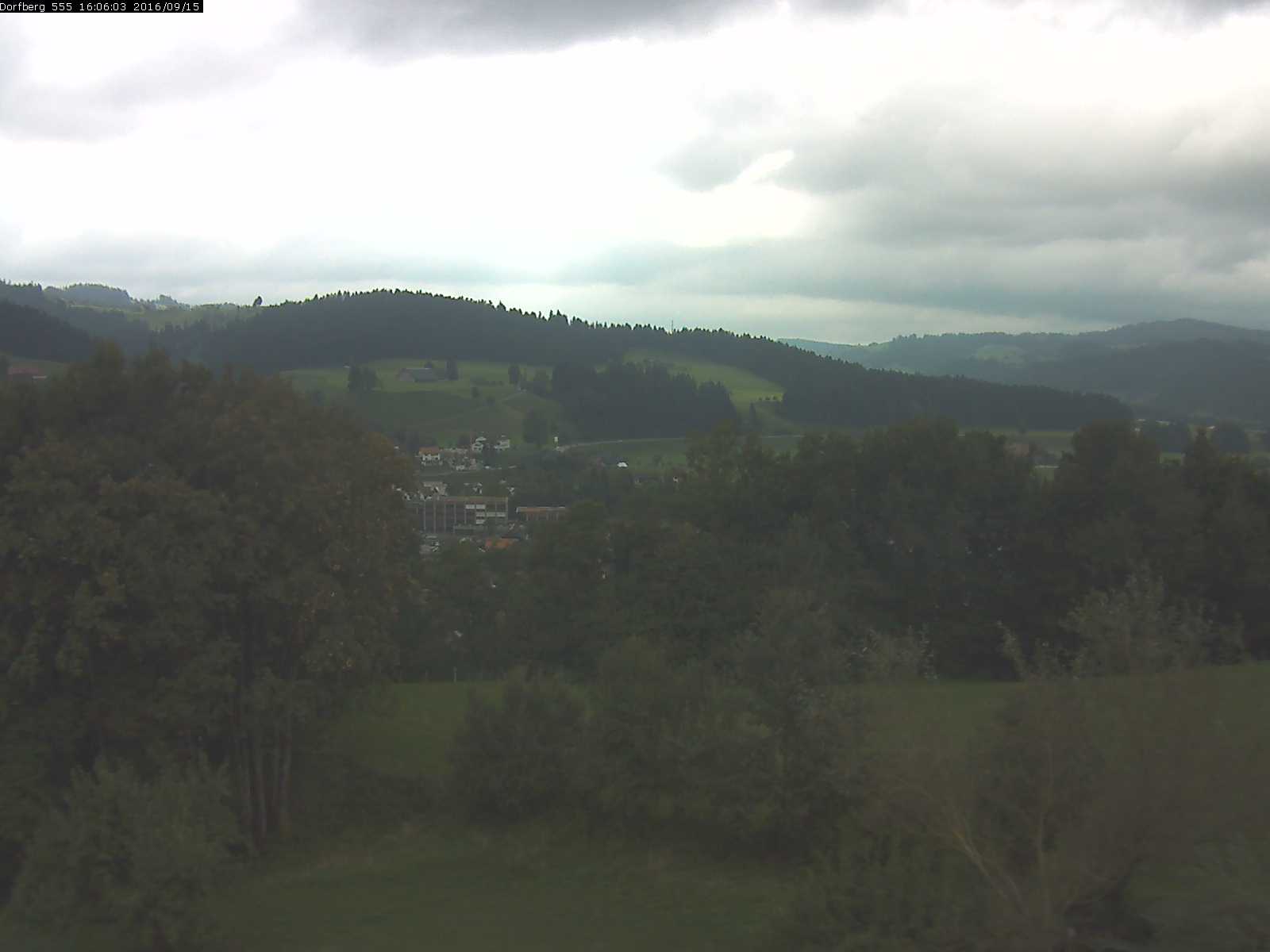 Webcam-Bild: Aussicht vom Dorfberg in Langnau 20160915-160602