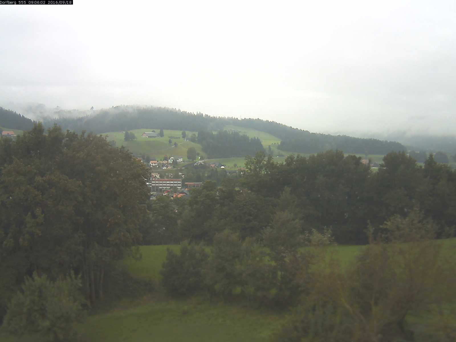Webcam-Bild: Aussicht vom Dorfberg in Langnau 20160918-090601