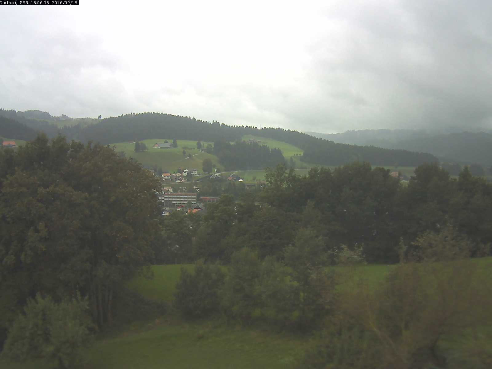 Webcam-Bild: Aussicht vom Dorfberg in Langnau 20160918-180601