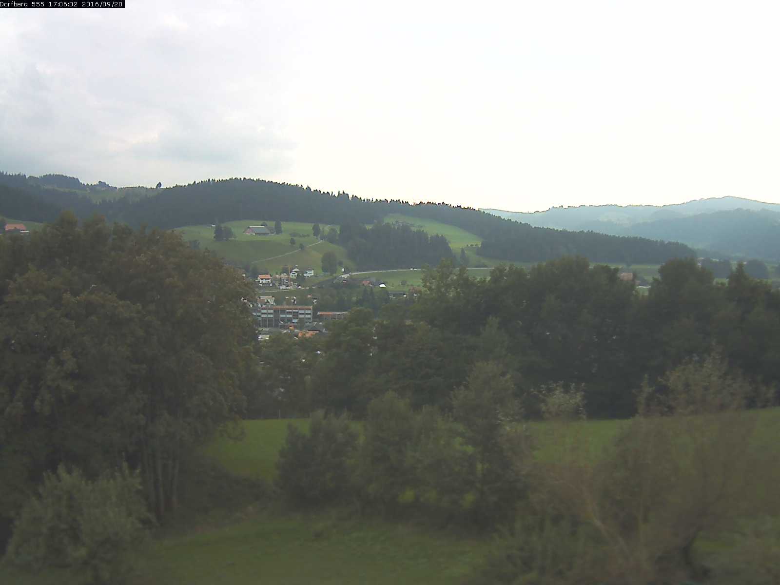 Webcam-Bild: Aussicht vom Dorfberg in Langnau 20160920-170601