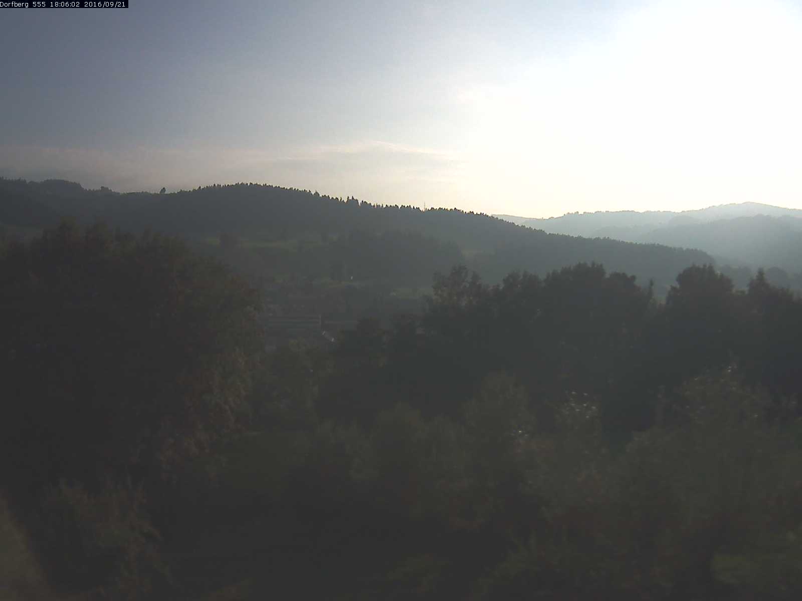 Webcam-Bild: Aussicht vom Dorfberg in Langnau 20160921-180601