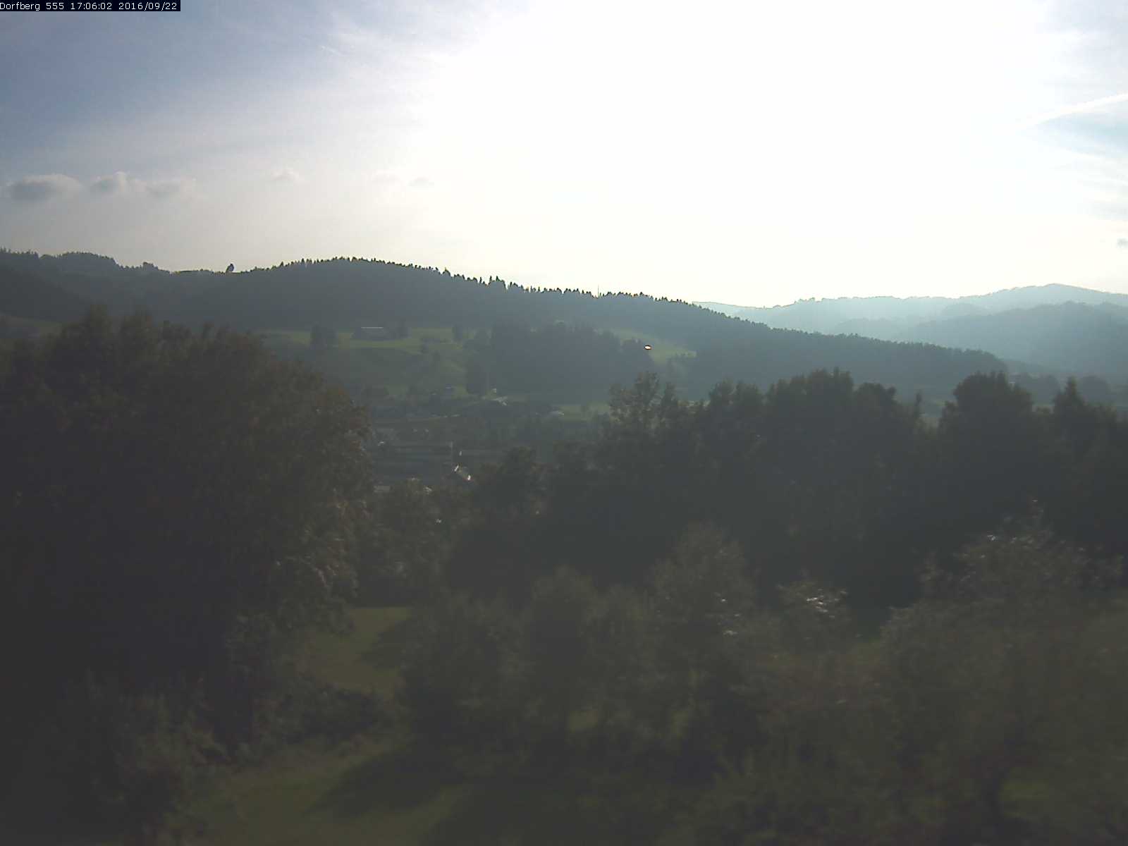 Webcam-Bild: Aussicht vom Dorfberg in Langnau 20160922-170601