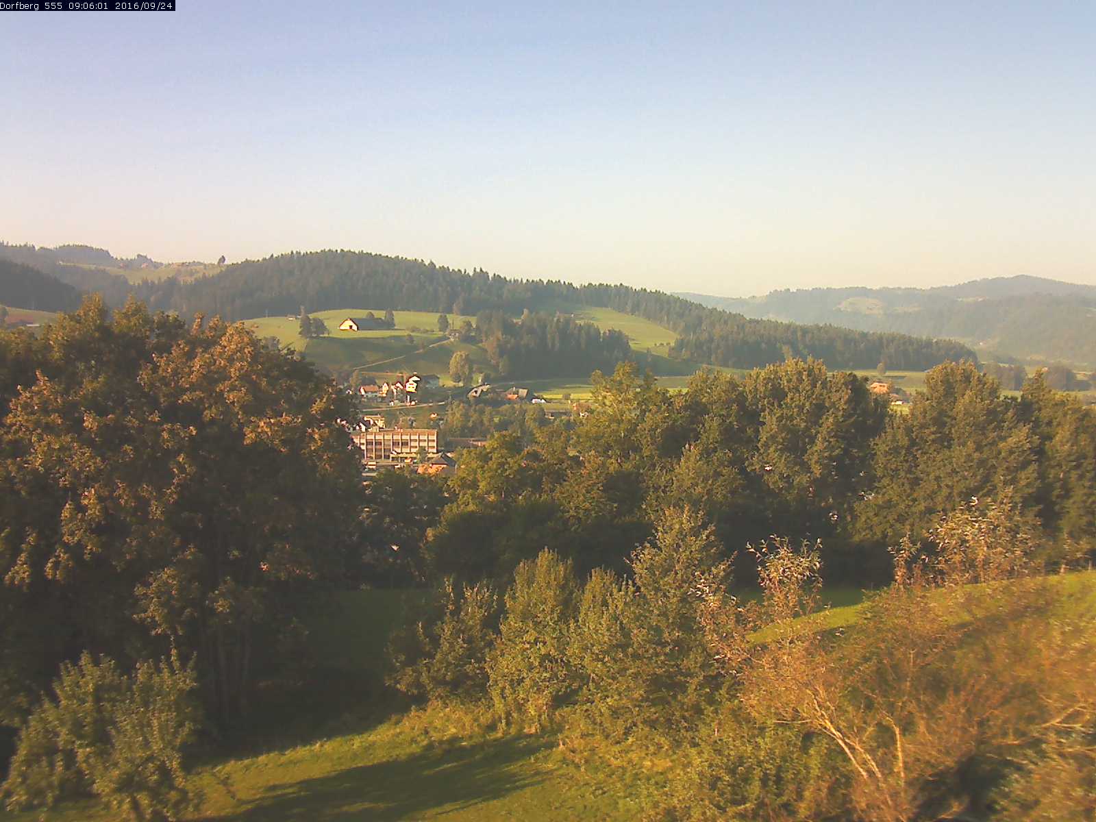 Webcam-Bild: Aussicht vom Dorfberg in Langnau 20160924-090601