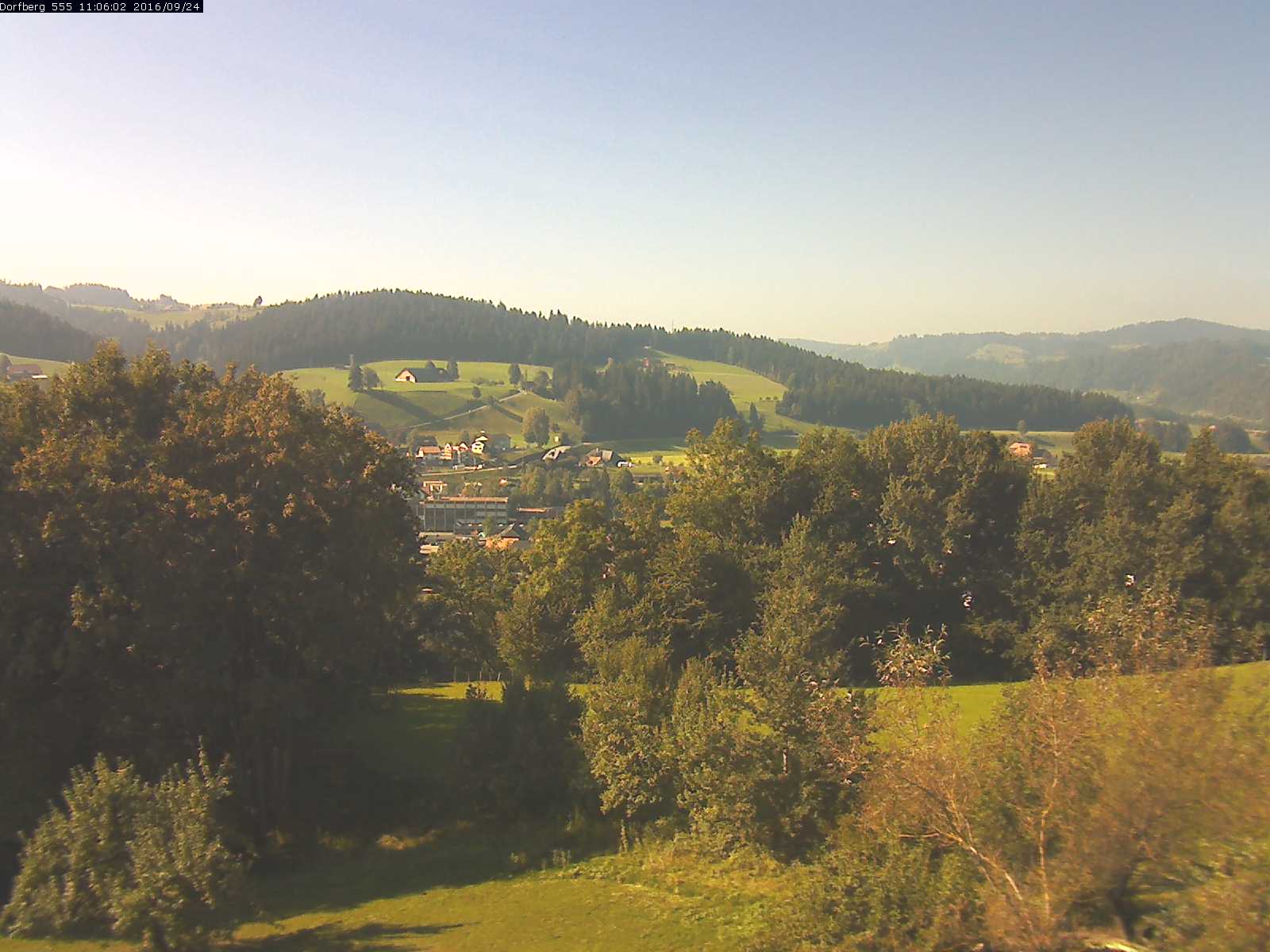 Webcam-Bild: Aussicht vom Dorfberg in Langnau 20160924-110601