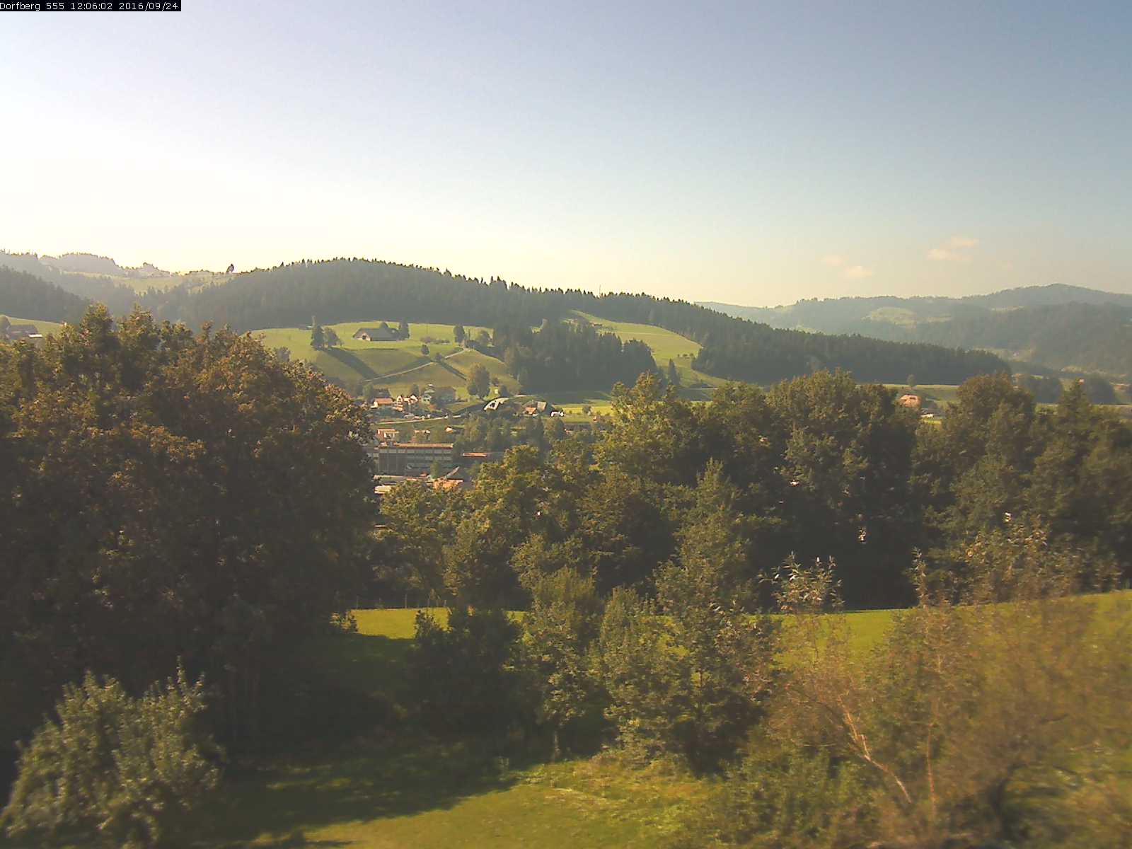 Webcam-Bild: Aussicht vom Dorfberg in Langnau 20160924-120601